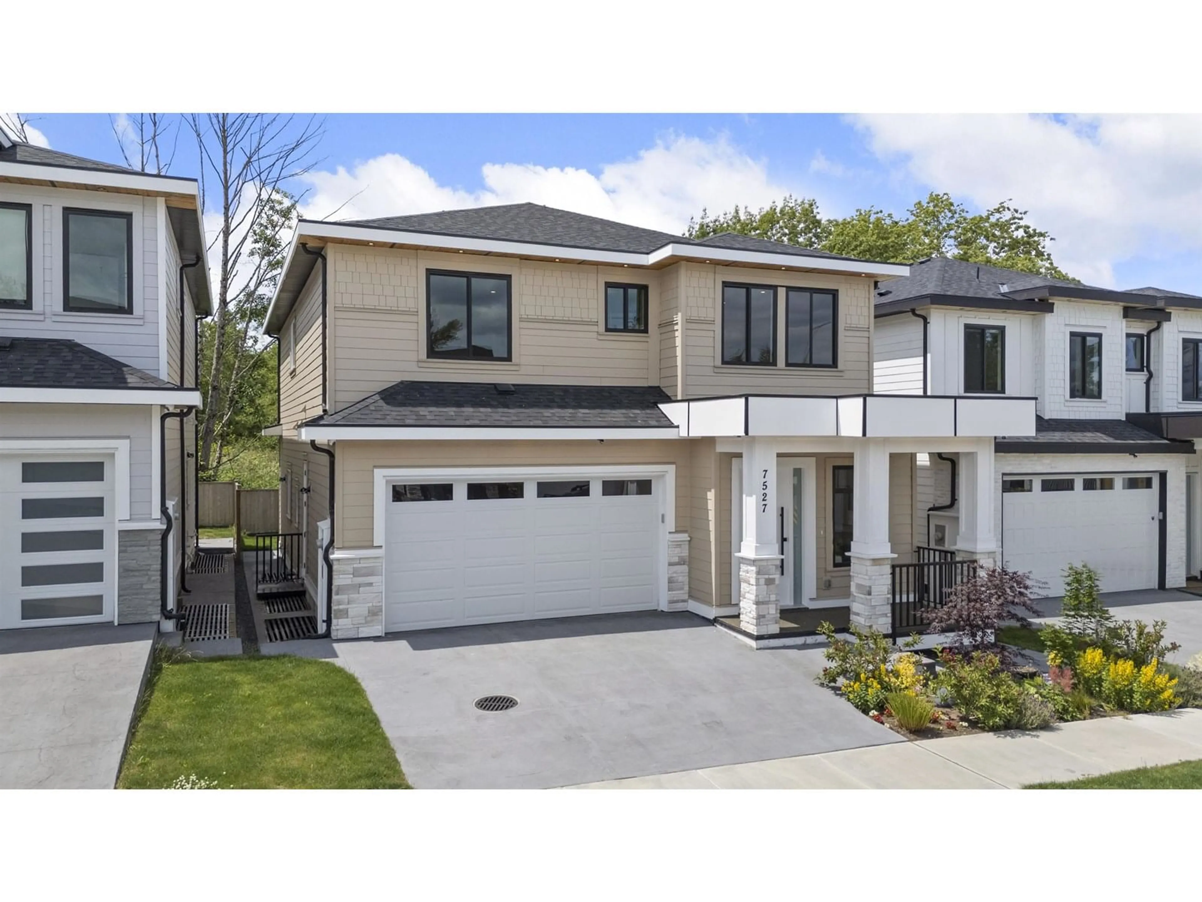 Home with vinyl exterior material, street for 7527 205, Langley British Columbia V2Y1V5
