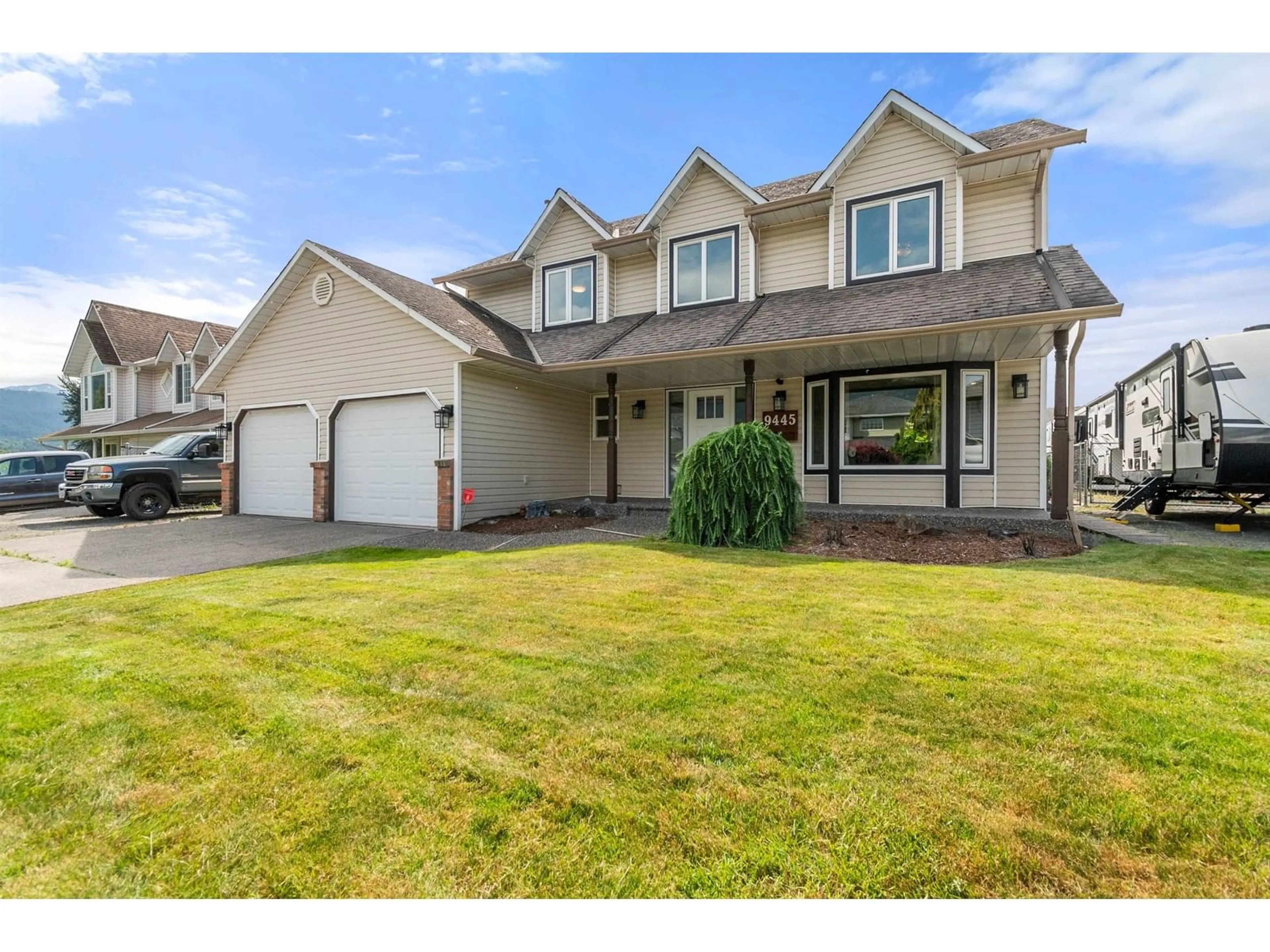 Home with vinyl exterior material, street for 9445 ROSEPARK PLACE, Rosedale British Columbia V0X1X2