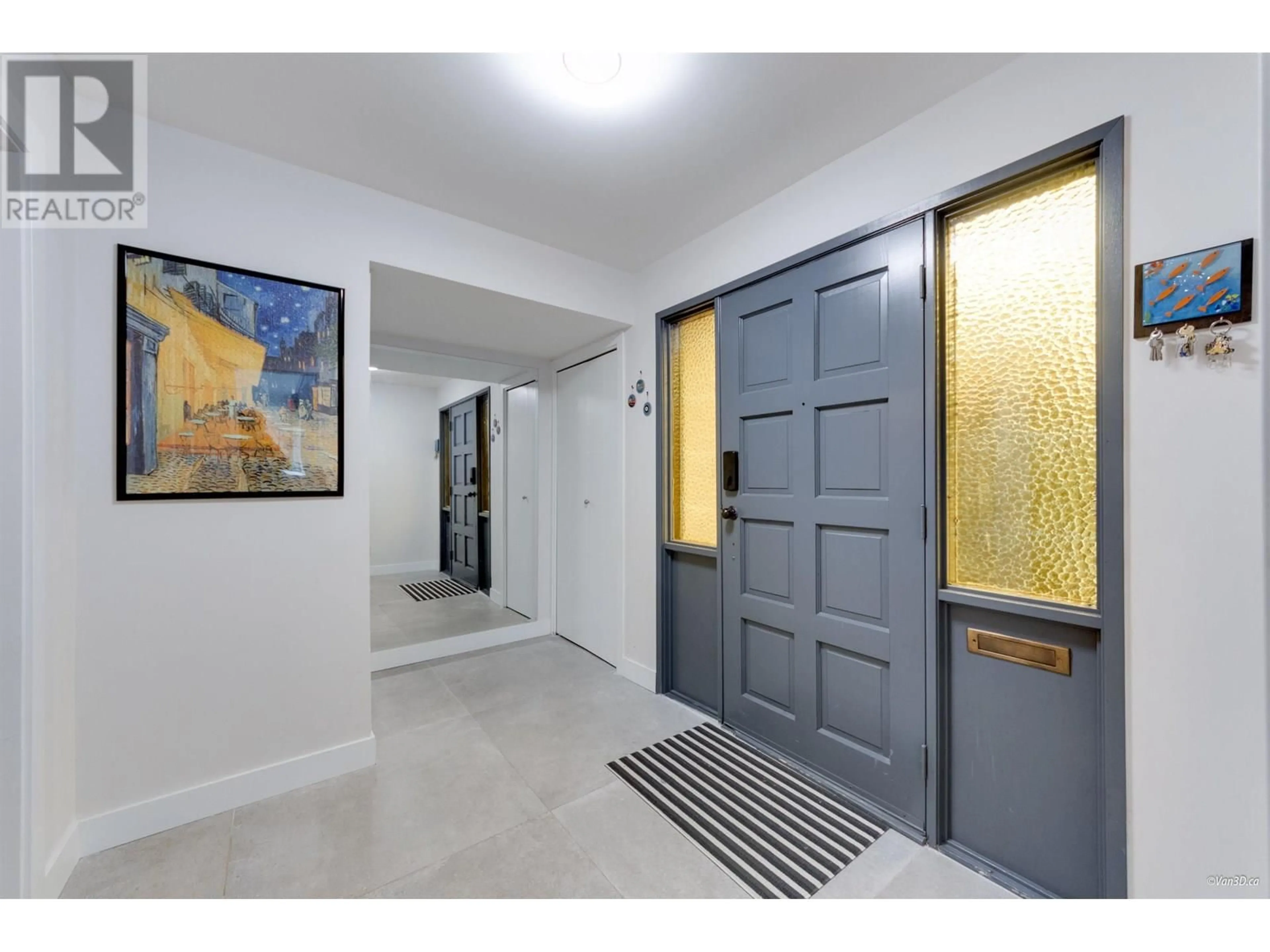 Indoor foyer for 4465 UNDERWOOD AVENUE, North Vancouver British Columbia V7K2S1