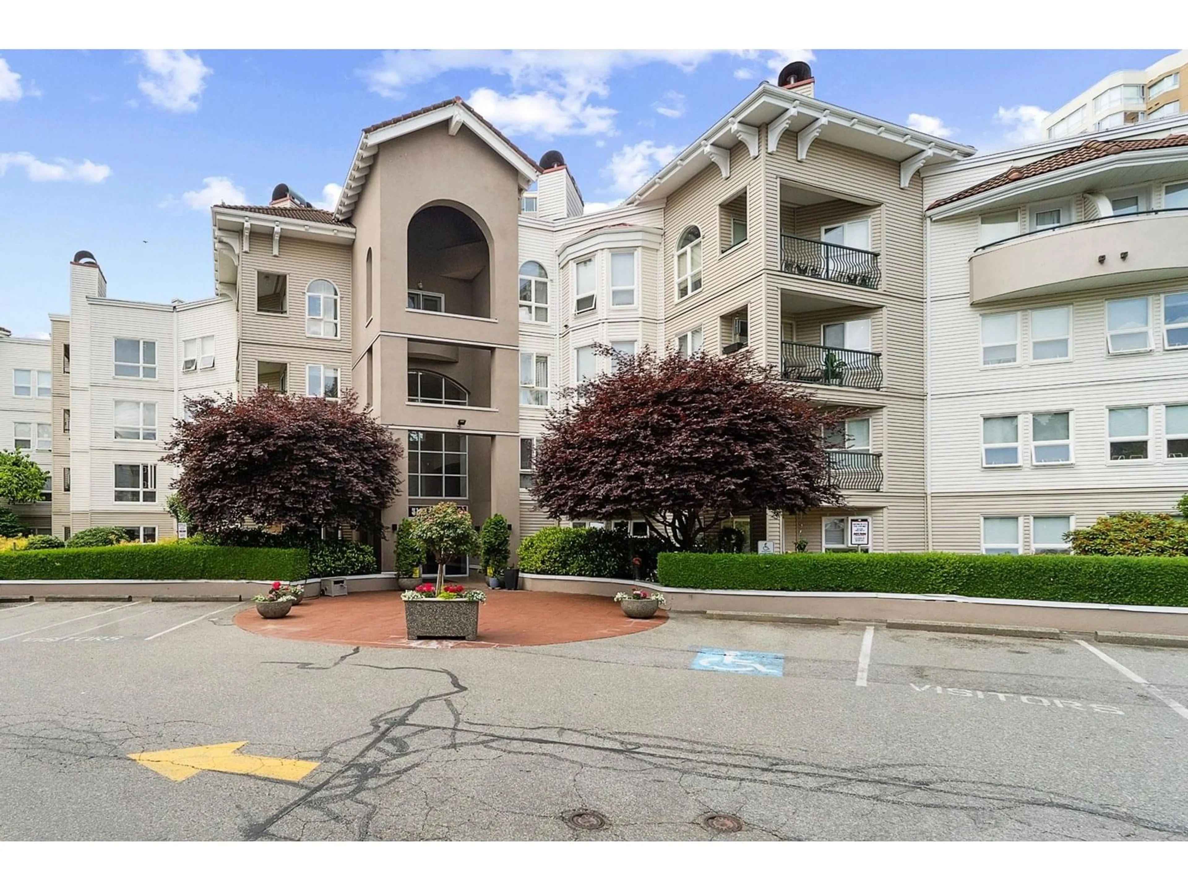Patio, unknown for 106 - 3172 GLADWIN, Abbotsford British Columbia V2T5T3