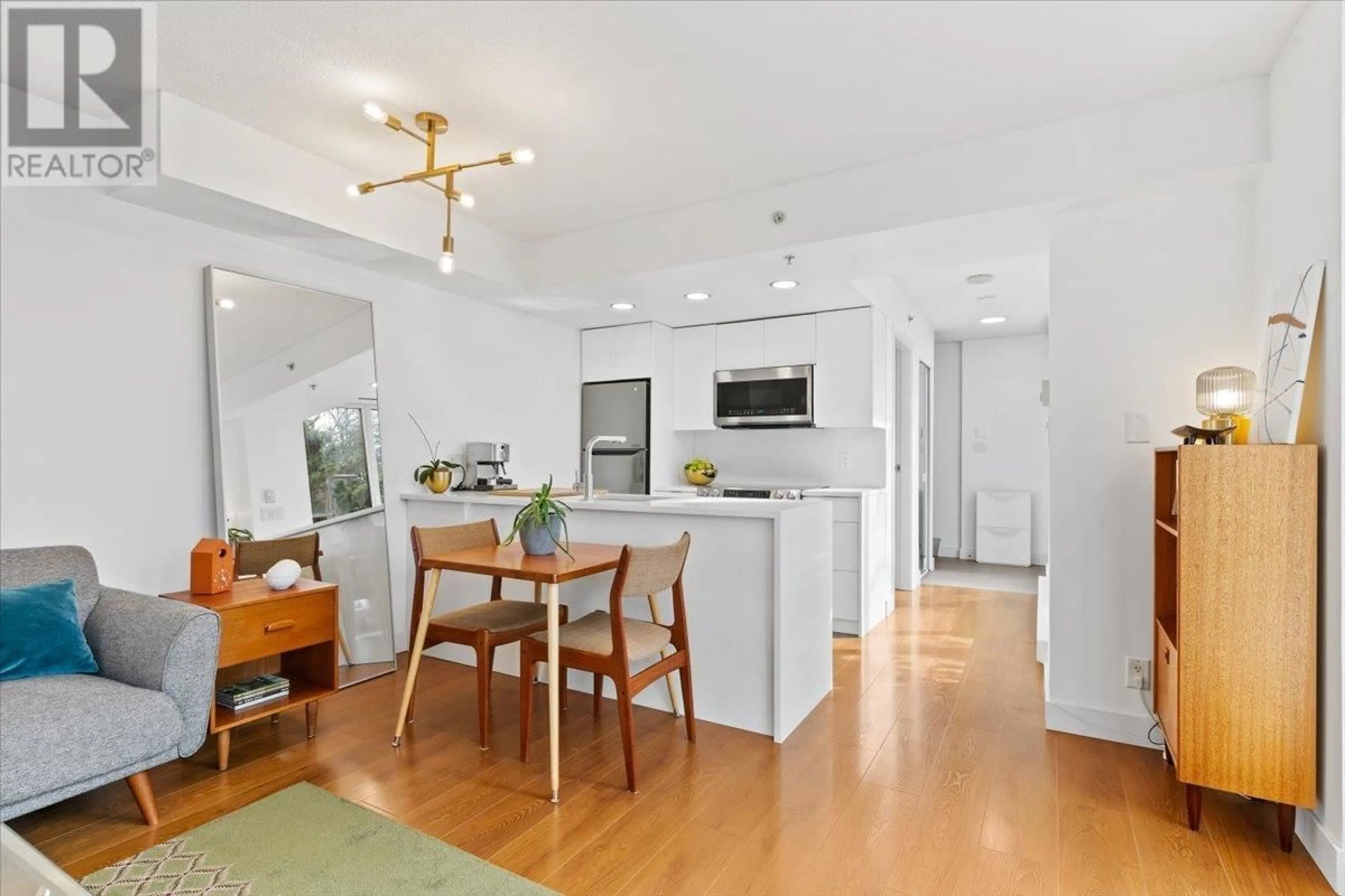 Open concept kitchen, unknown for 37 KEEFER PLACE, Vancouver British Columbia V6B1P8