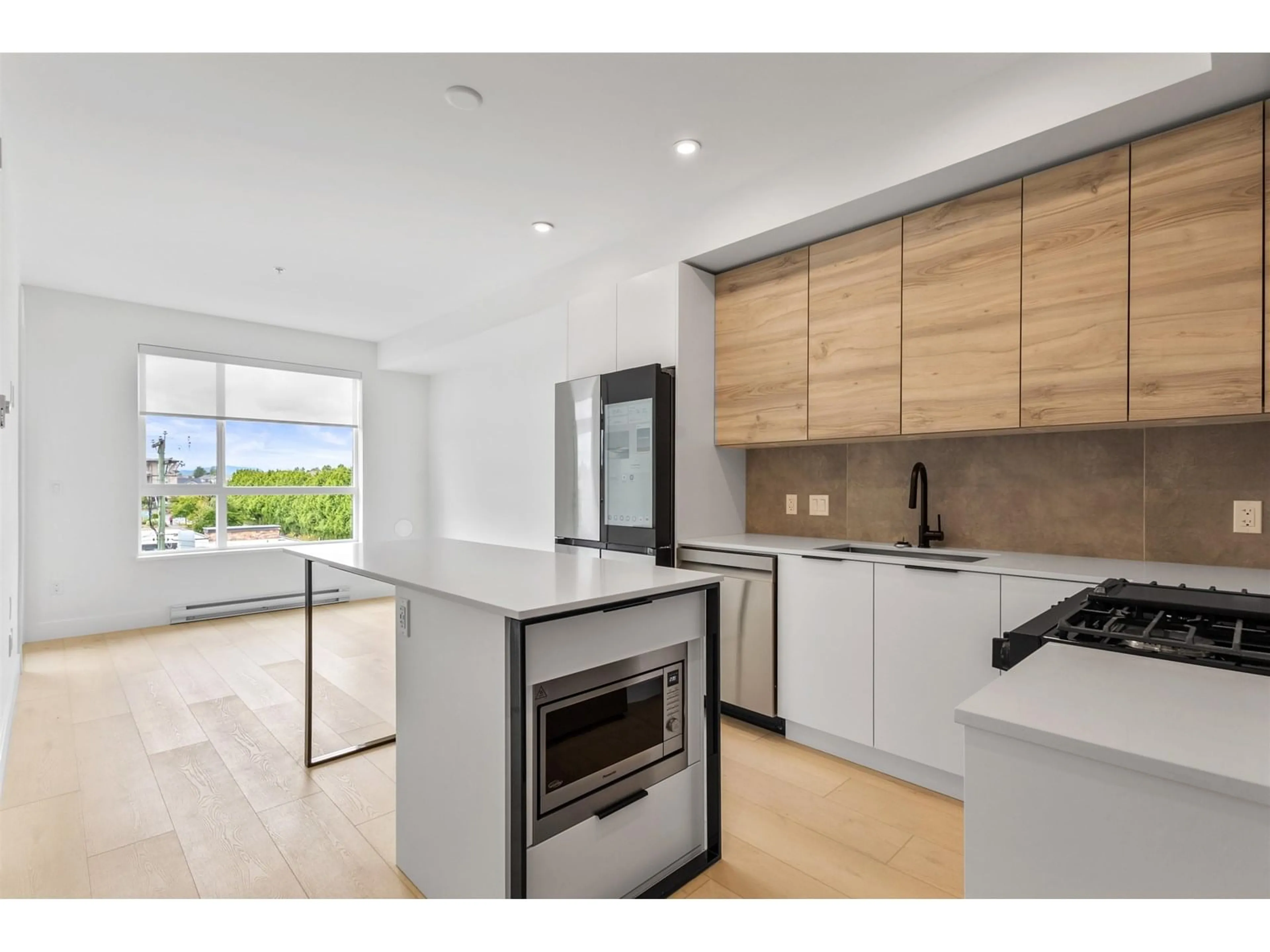 Open concept kitchen, unknown for 408 - 30490 CARDINAL, Abbotsford British Columbia V2T0L9