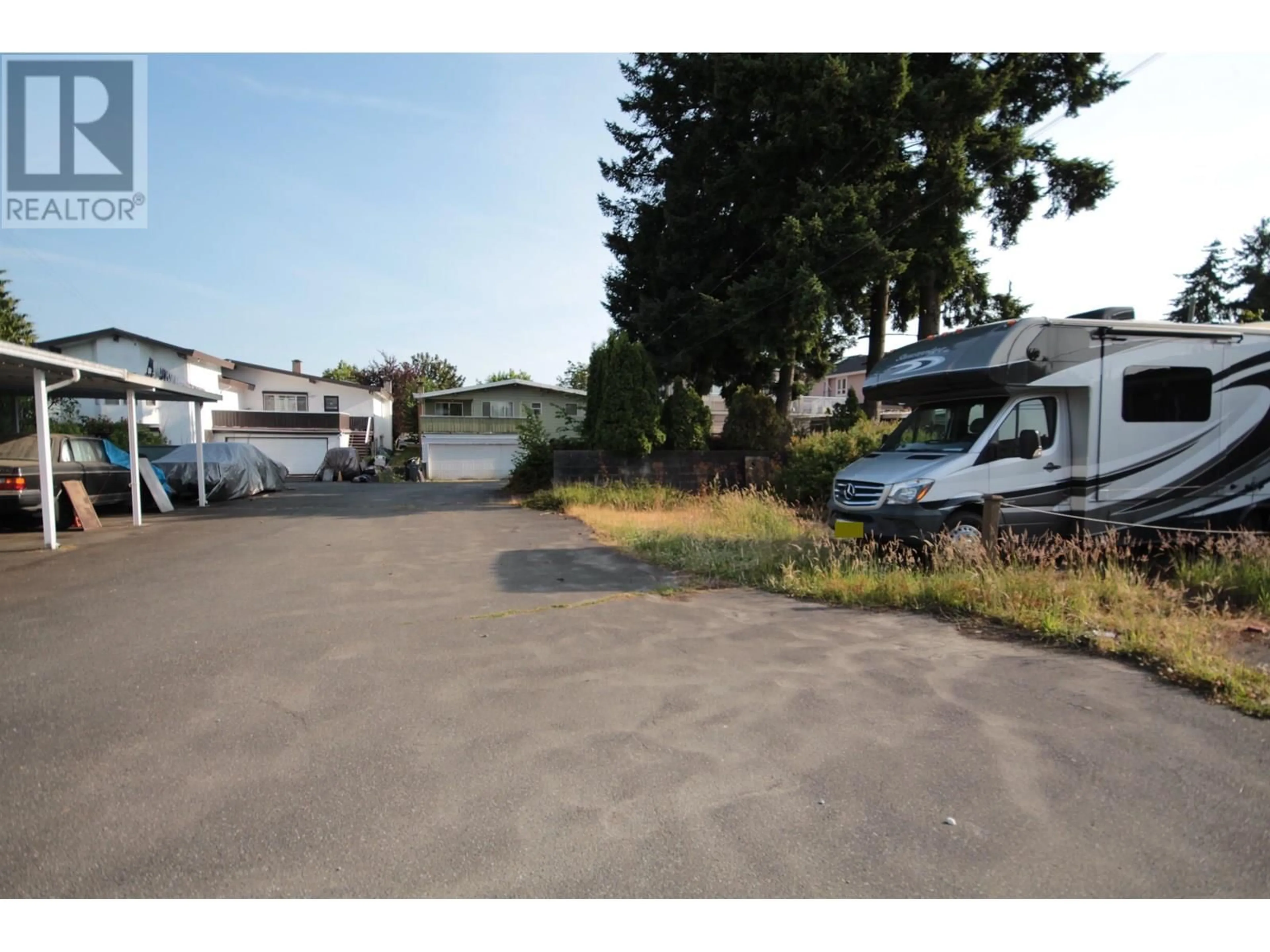 Parking for 2235 49TH AVENUE, Vancouver British Columbia V5P1T9
