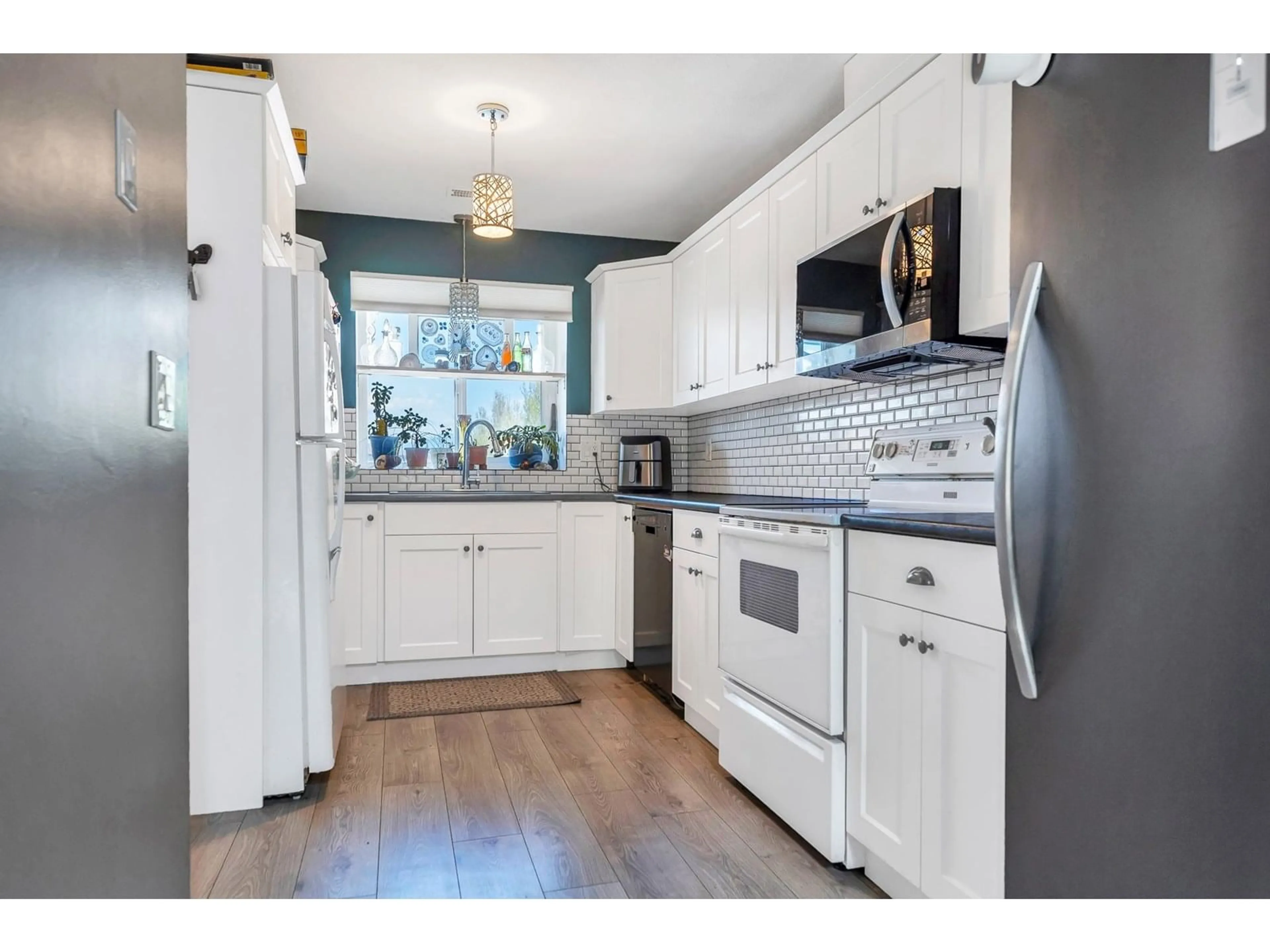 Open concept kitchen, unknown for 38 - 45640 STOREY AVENUE, Sardis British Columbia V2R3C5