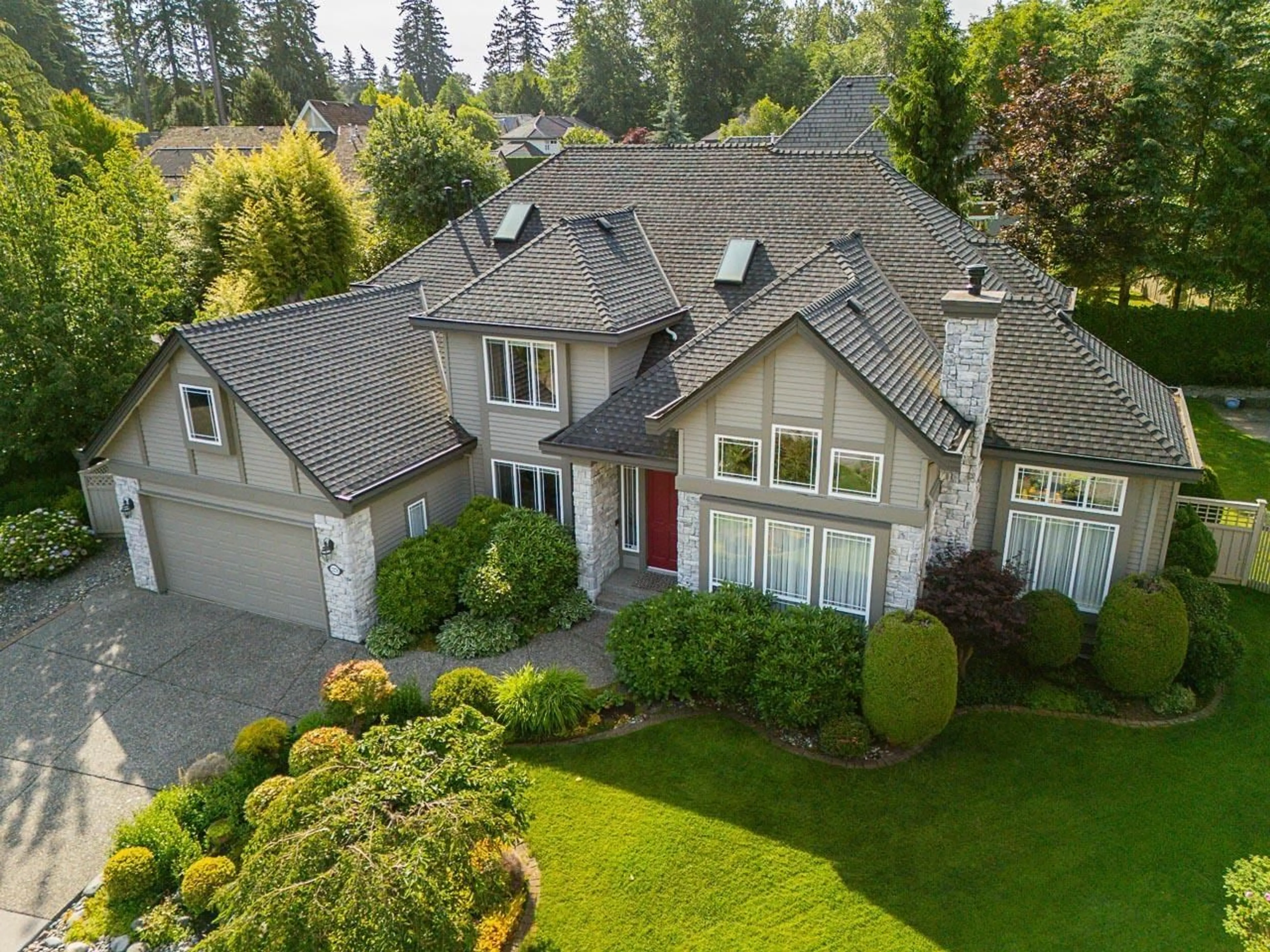 A pic from outside/outdoor area/front of a property/back of a property/a pic from drone, street for 2278 137, Surrey British Columbia V4A9V1
