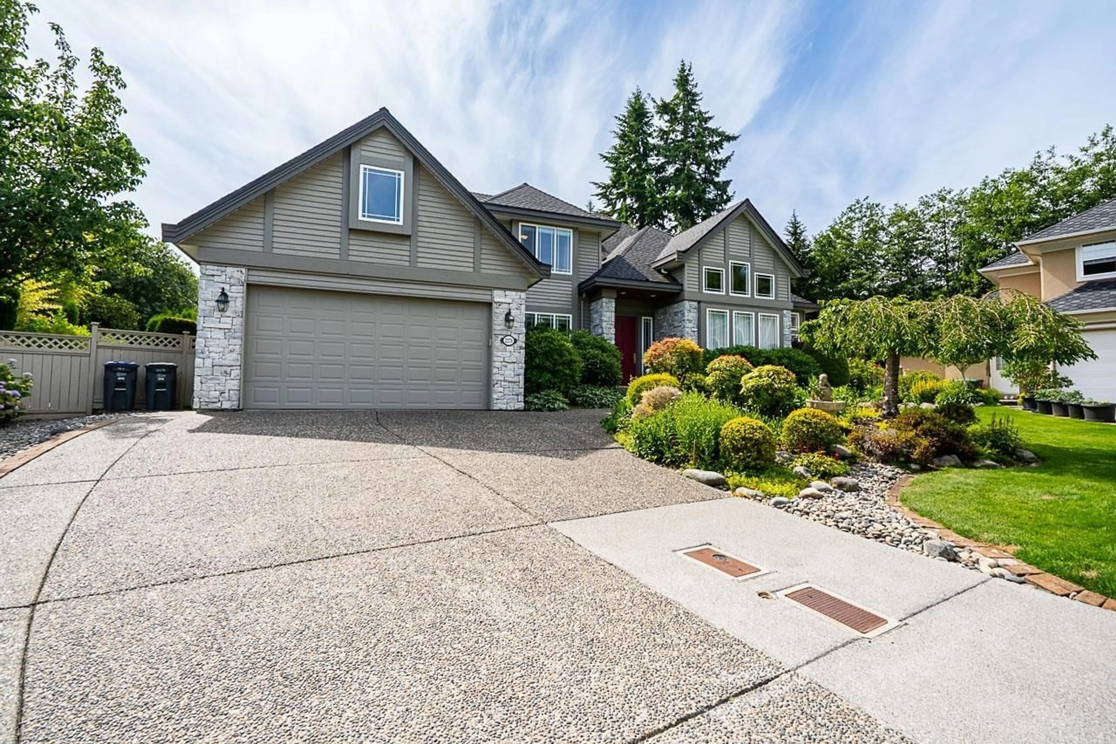 Home with vinyl exterior material, street for 2278 137, Surrey British Columbia V4A9V1