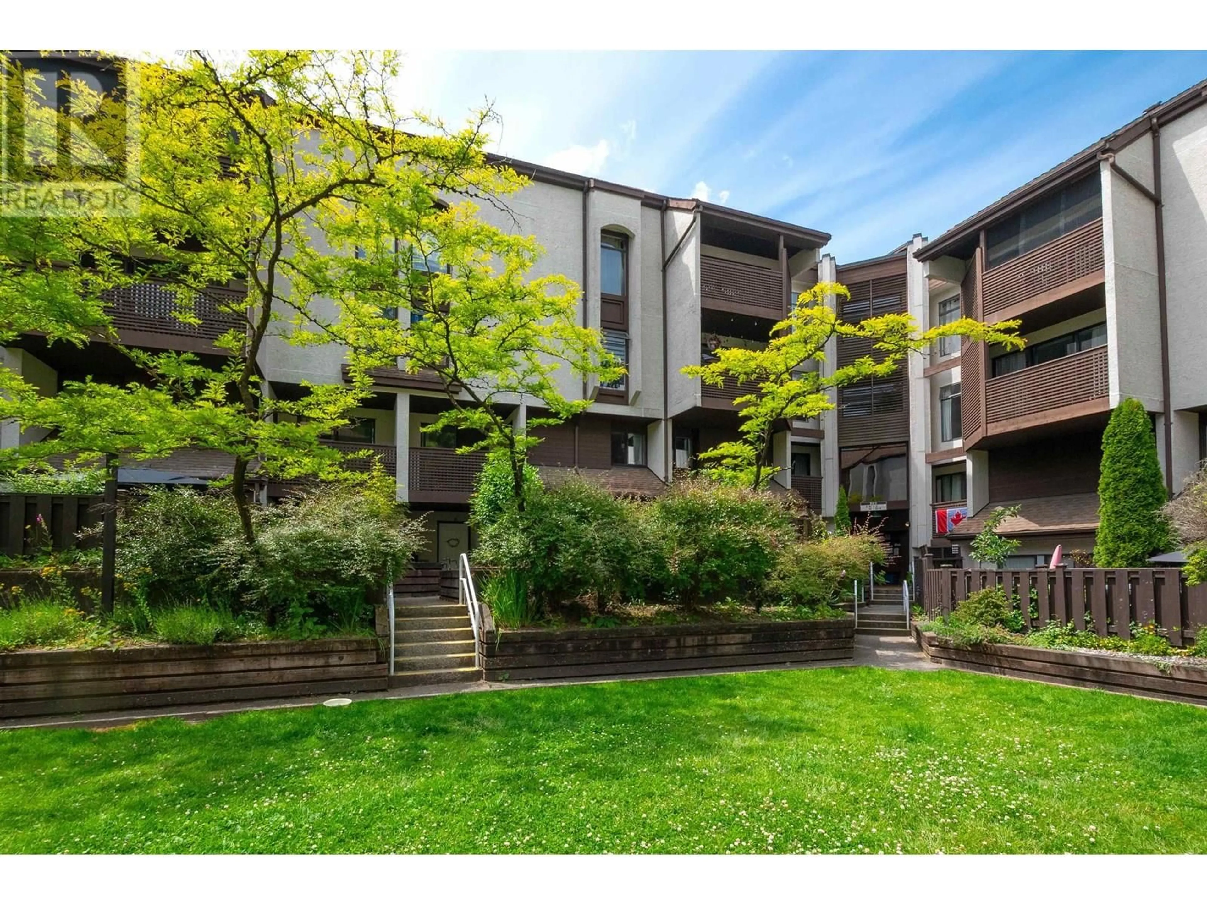 Patio, street for 8 - 385 GINGER DRIVE, New Westminster British Columbia V3L5L6