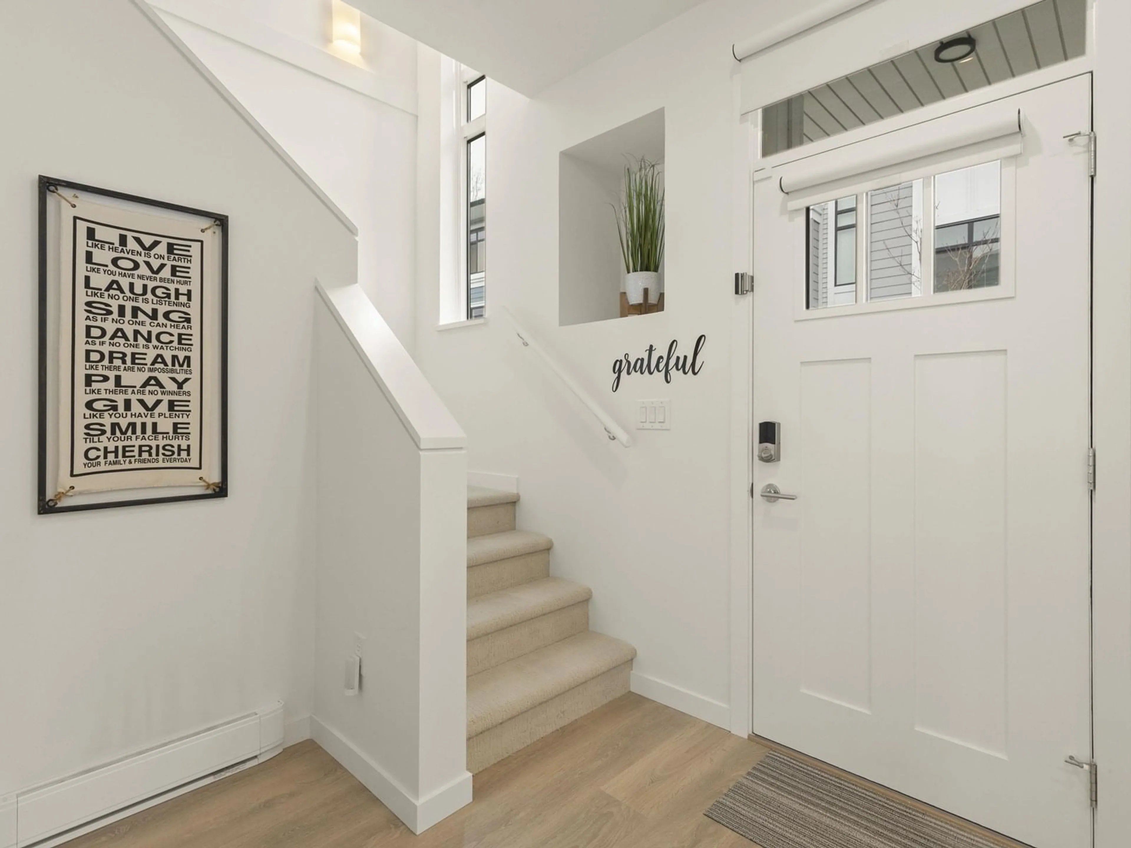 Indoor entryway for 78 - 15235 SITKA, Surrey British Columbia V3S0A9