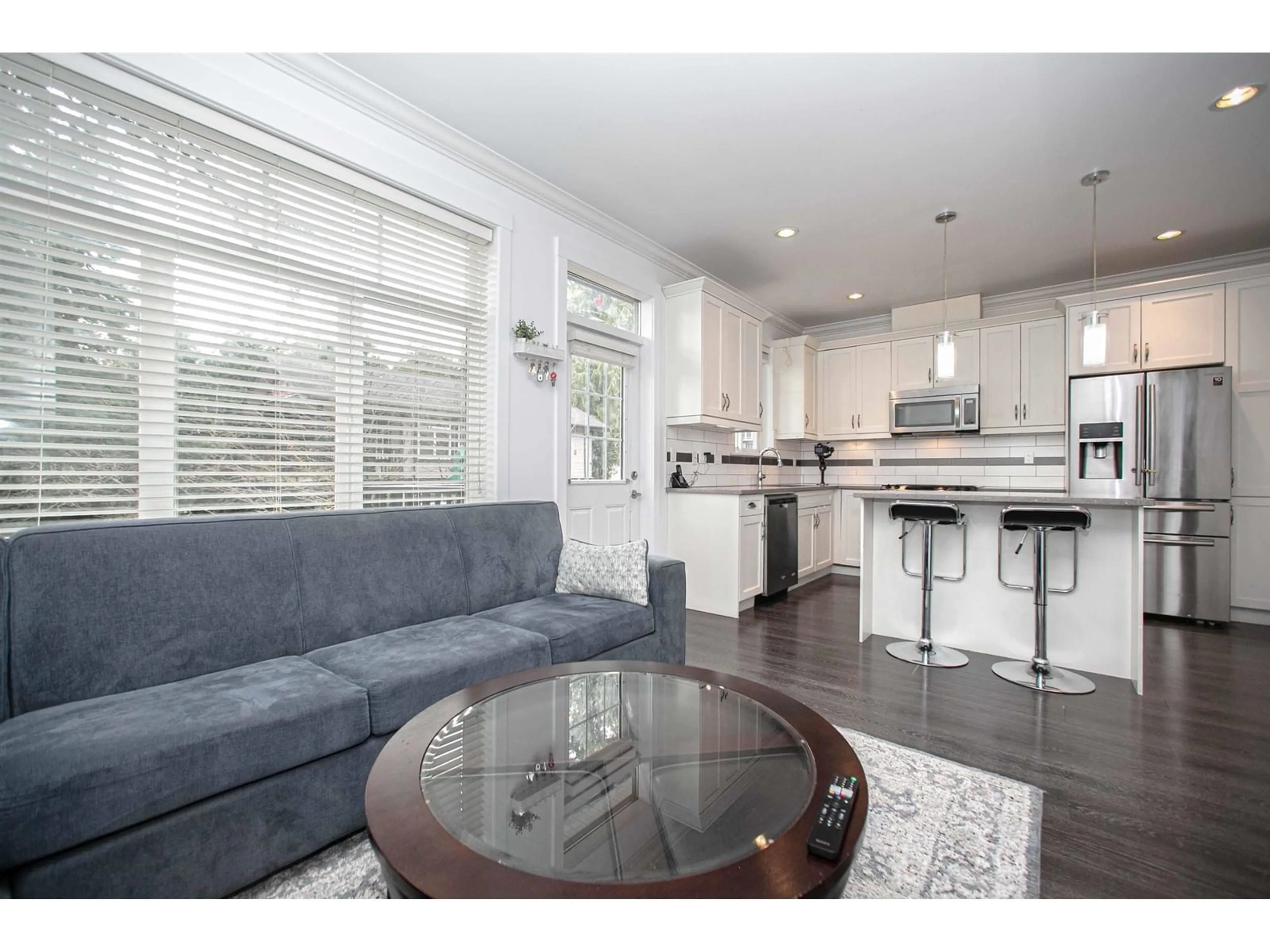 Open concept kitchen, unknown for 19 - 6929 142, Surrey British Columbia V3W5N1