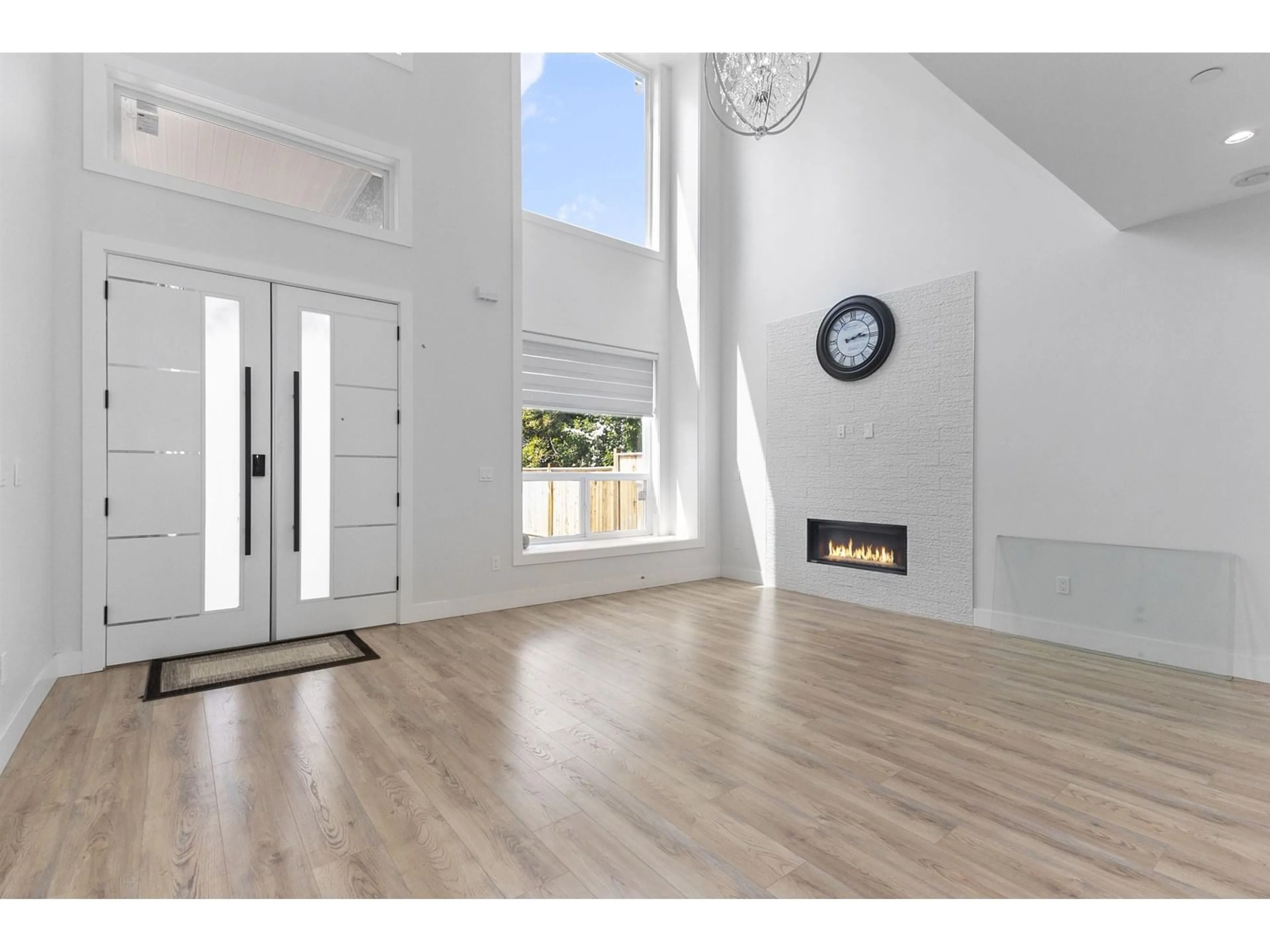 Indoor entryway for 7502 WREN, Mission British Columbia V2T6Y8