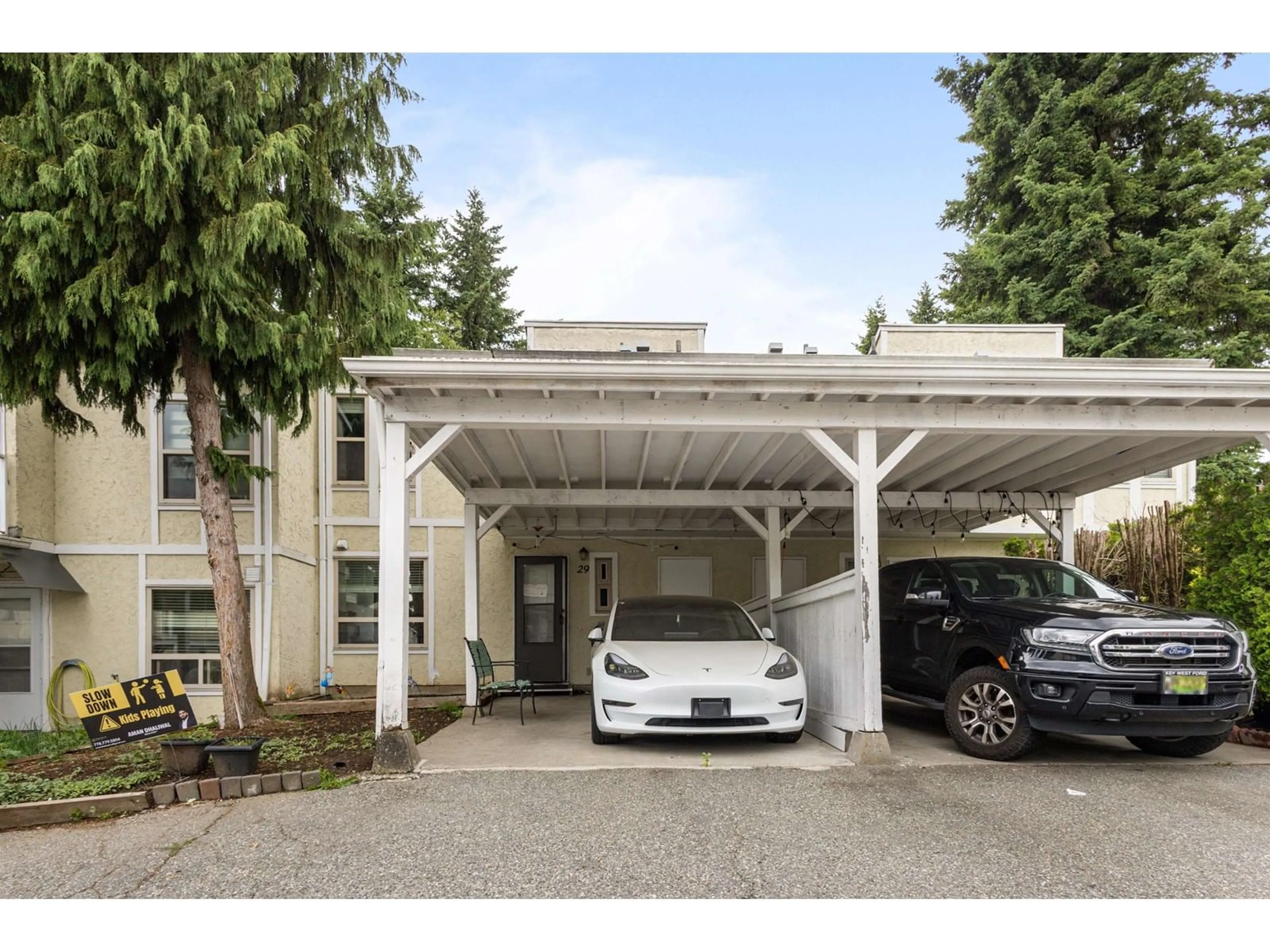 Indoor garage for 29 - 3075 TRETHEWEY, Abbotsford British Columbia V2T3R4
