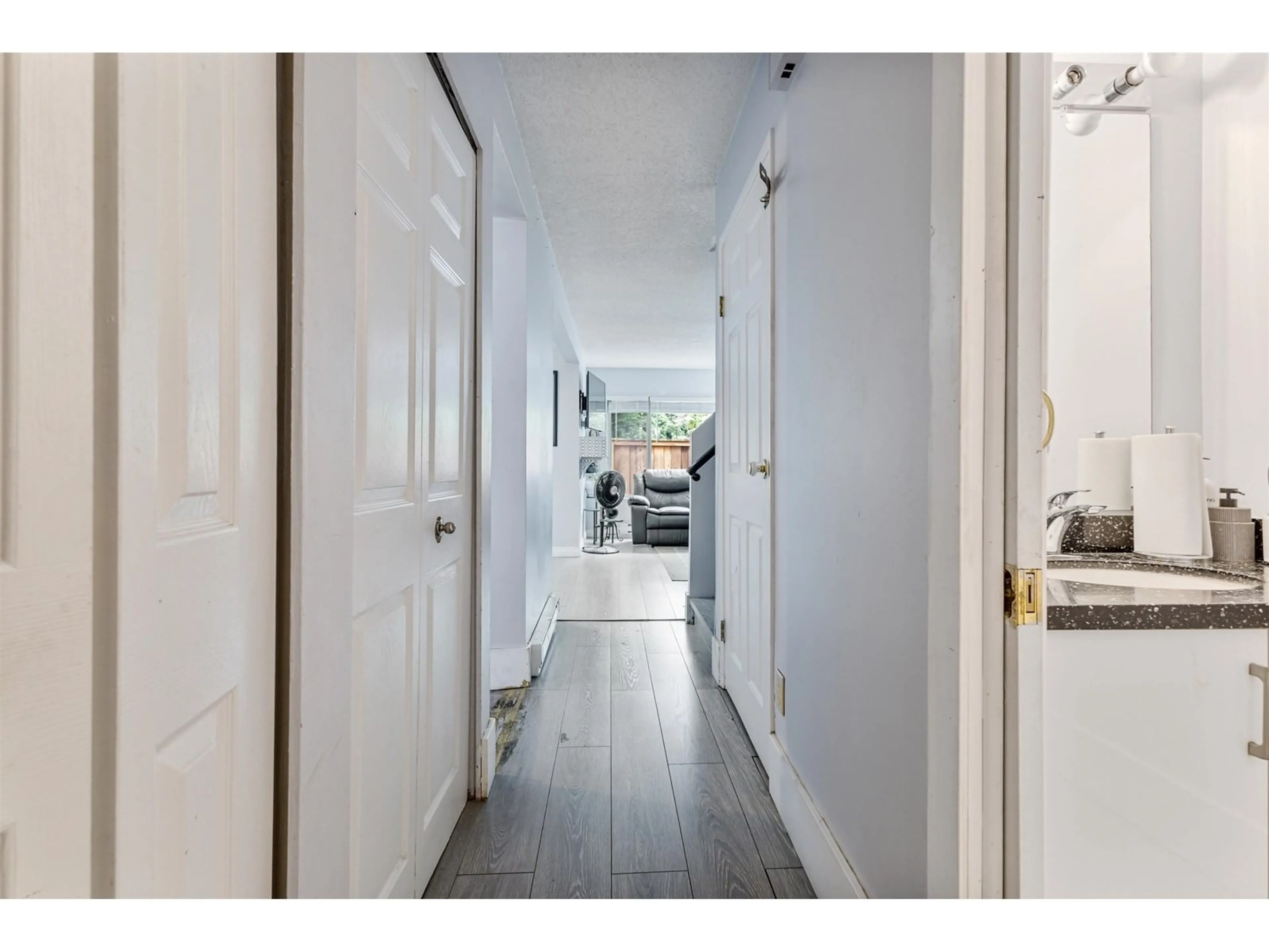 Indoor entryway for 29 - 3075 TRETHEWEY, Abbotsford British Columbia V2T3R4