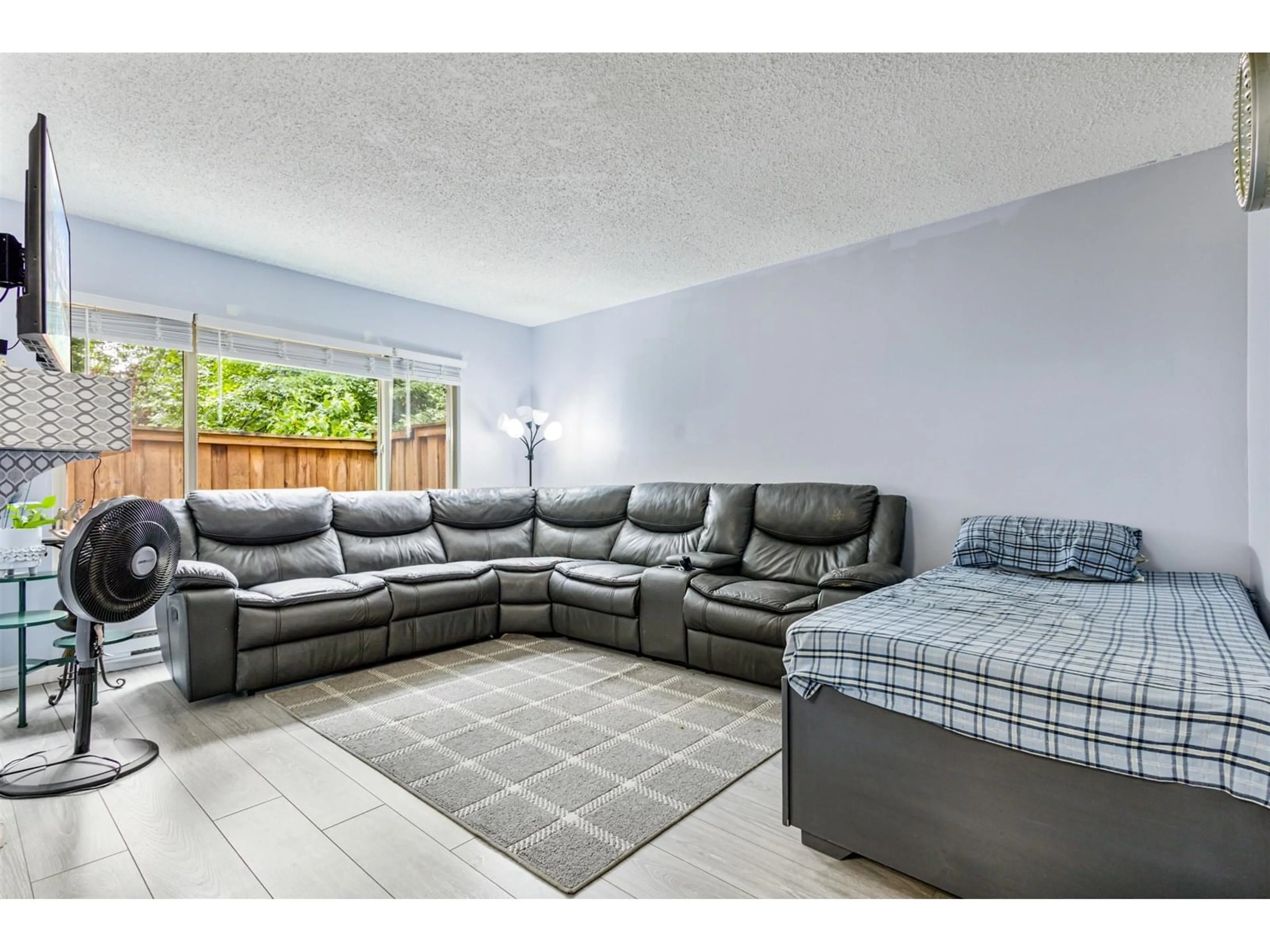 Living room with furniture, unknown for 29 - 3075 TRETHEWEY, Abbotsford British Columbia V2T3R4