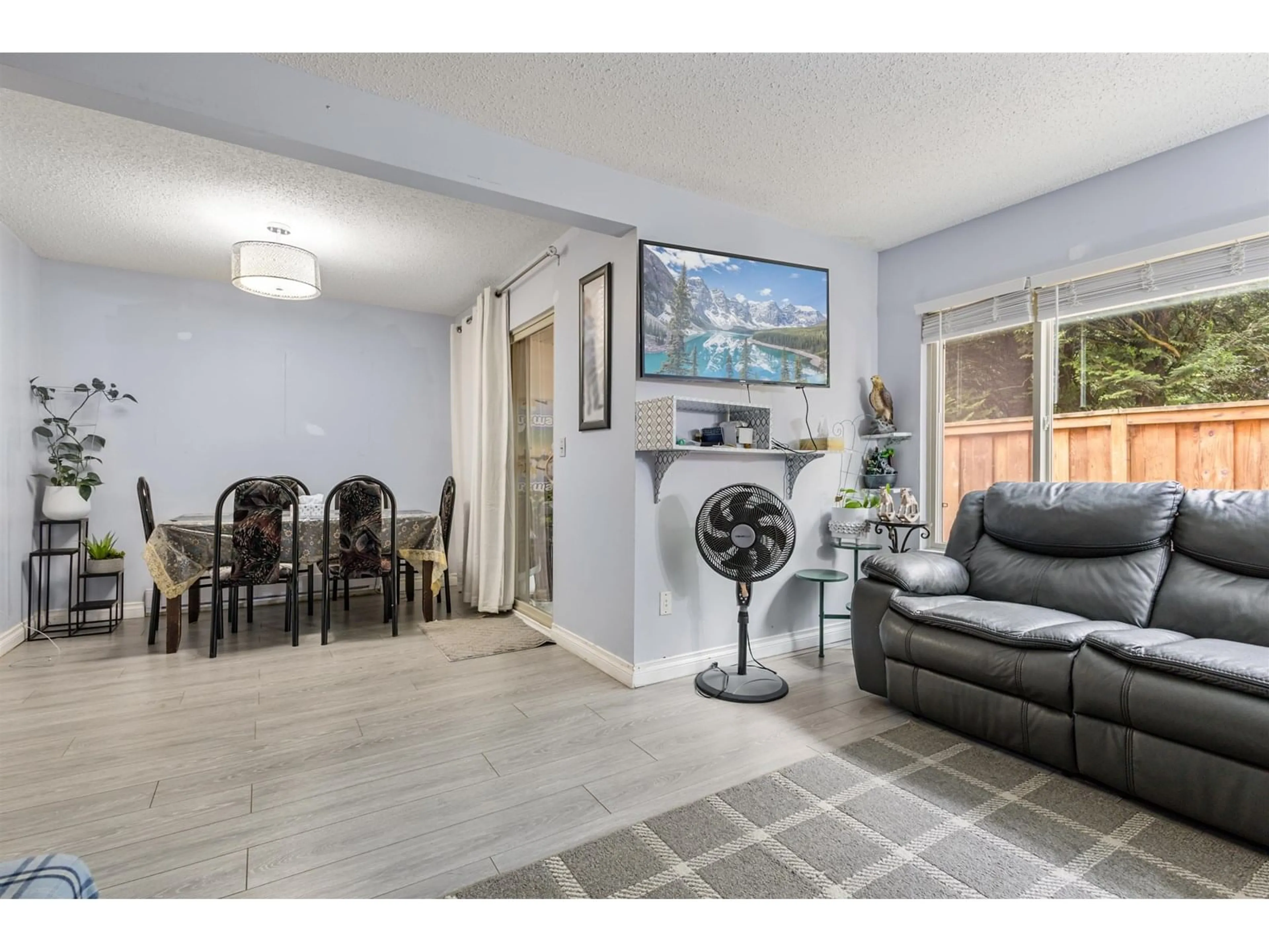 Living room with furniture, unknown for 29 - 3075 TRETHEWEY, Abbotsford British Columbia V2T3R4