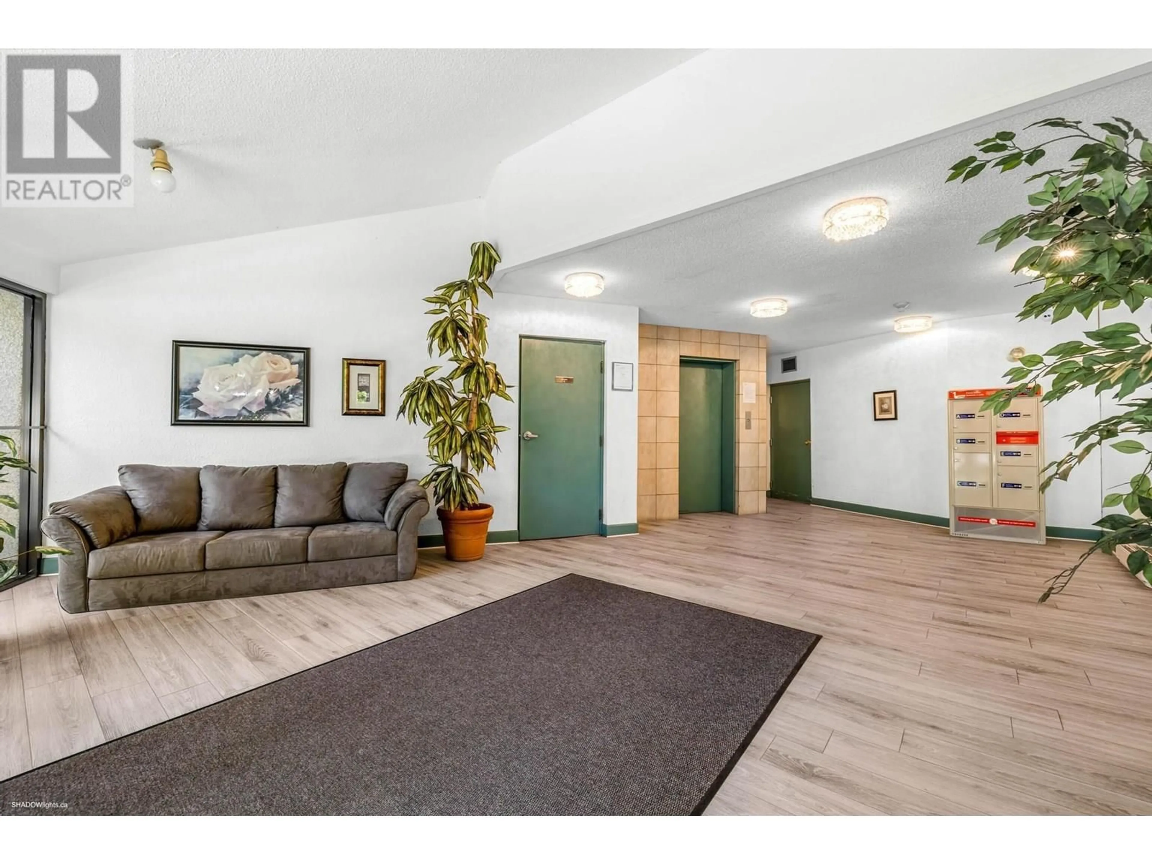 Indoor foyer for 211 - 8640 CITATION DRIVE, Richmond British Columbia V6Y3A3