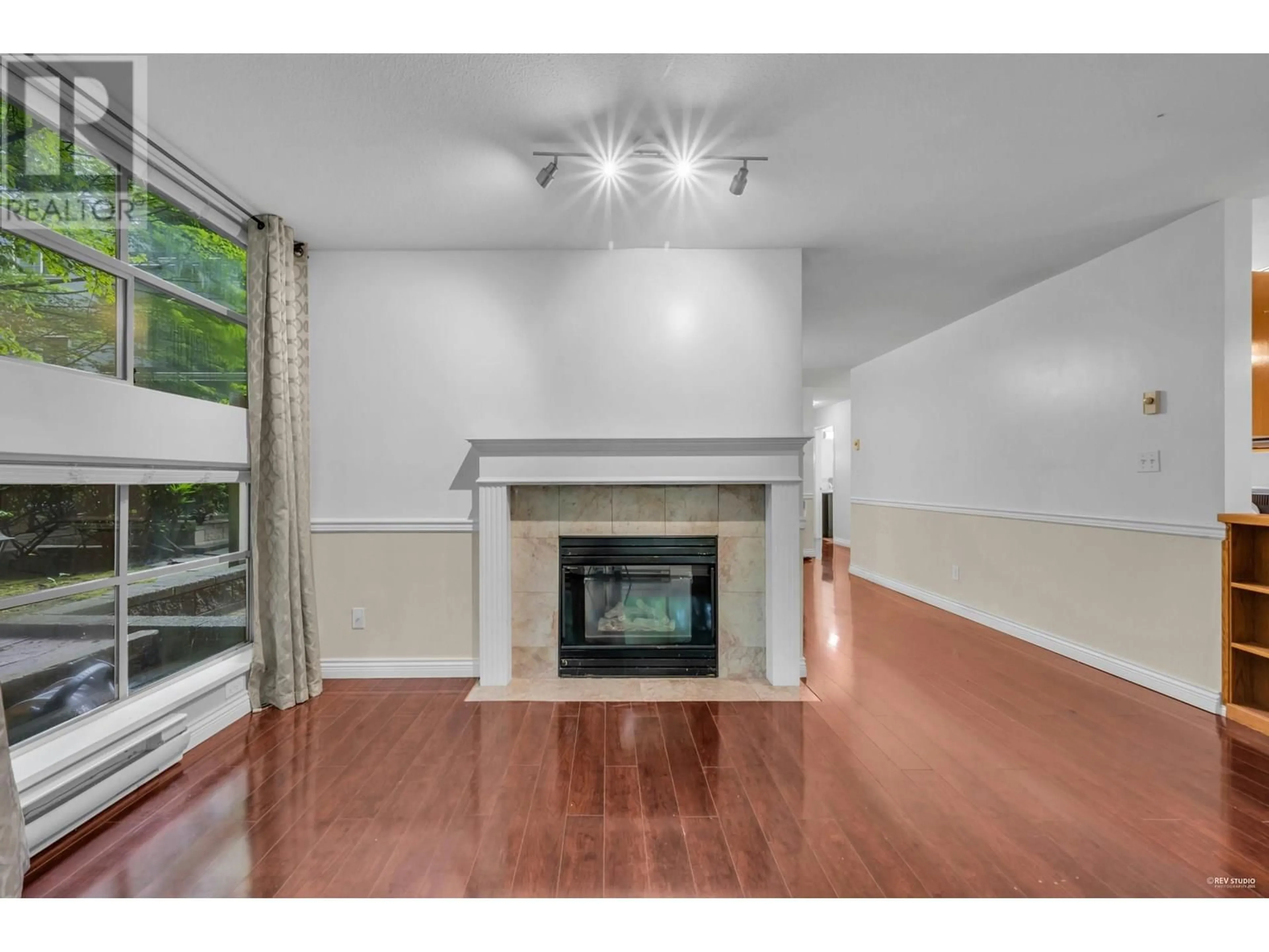 A pic of a room for 105 - 12025 207A STREET, Maple Ridge British Columbia V2X0R3