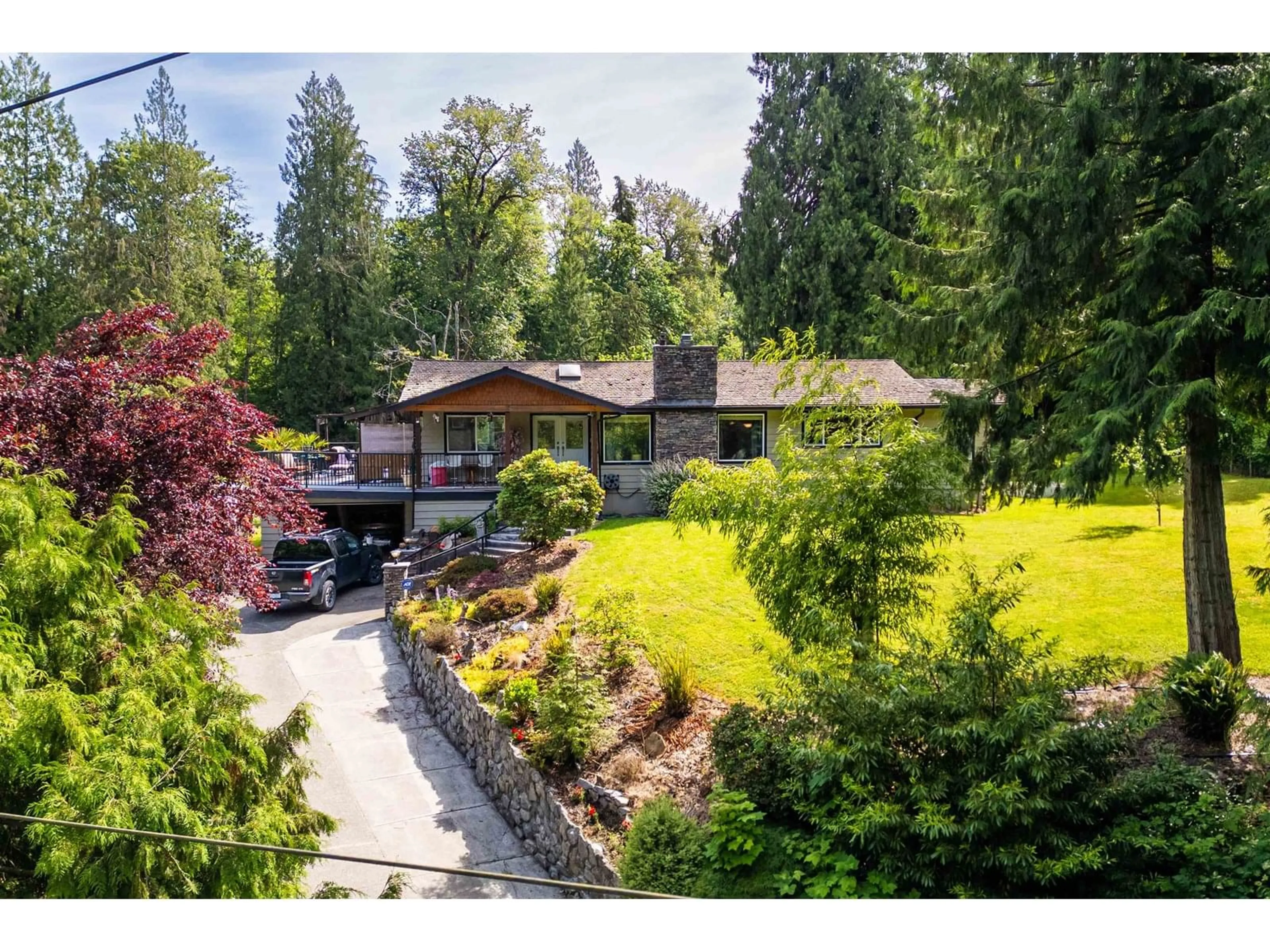 A pic from outside/outdoor area/front of a property/back of a property/a pic from drone, unknown for 9380 HAYWARD, Mission British Columbia V4S1J1