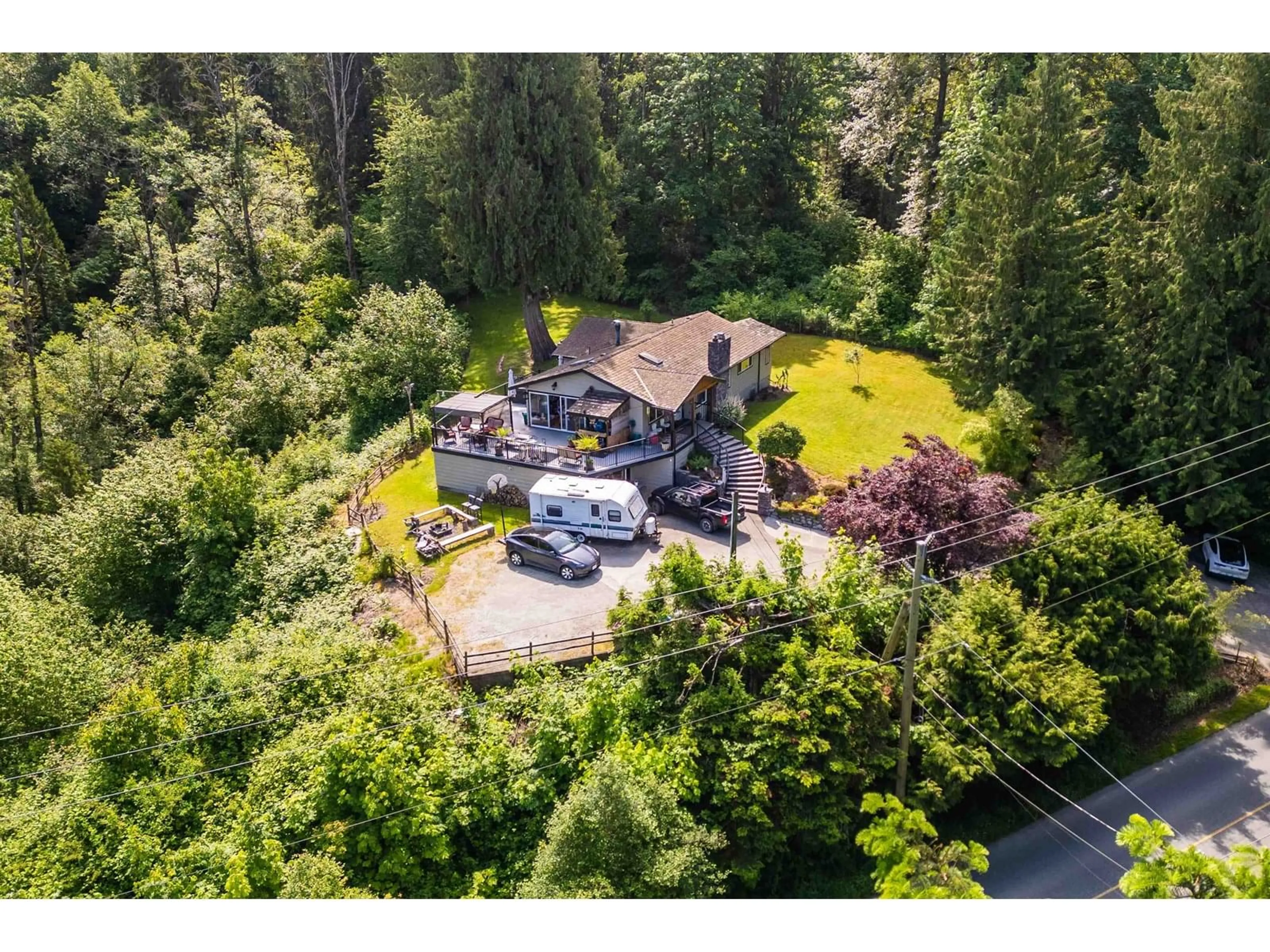 A pic from outside/outdoor area/front of a property/back of a property/a pic from drone, unknown for 9380 HAYWARD, Mission British Columbia V4S1J1