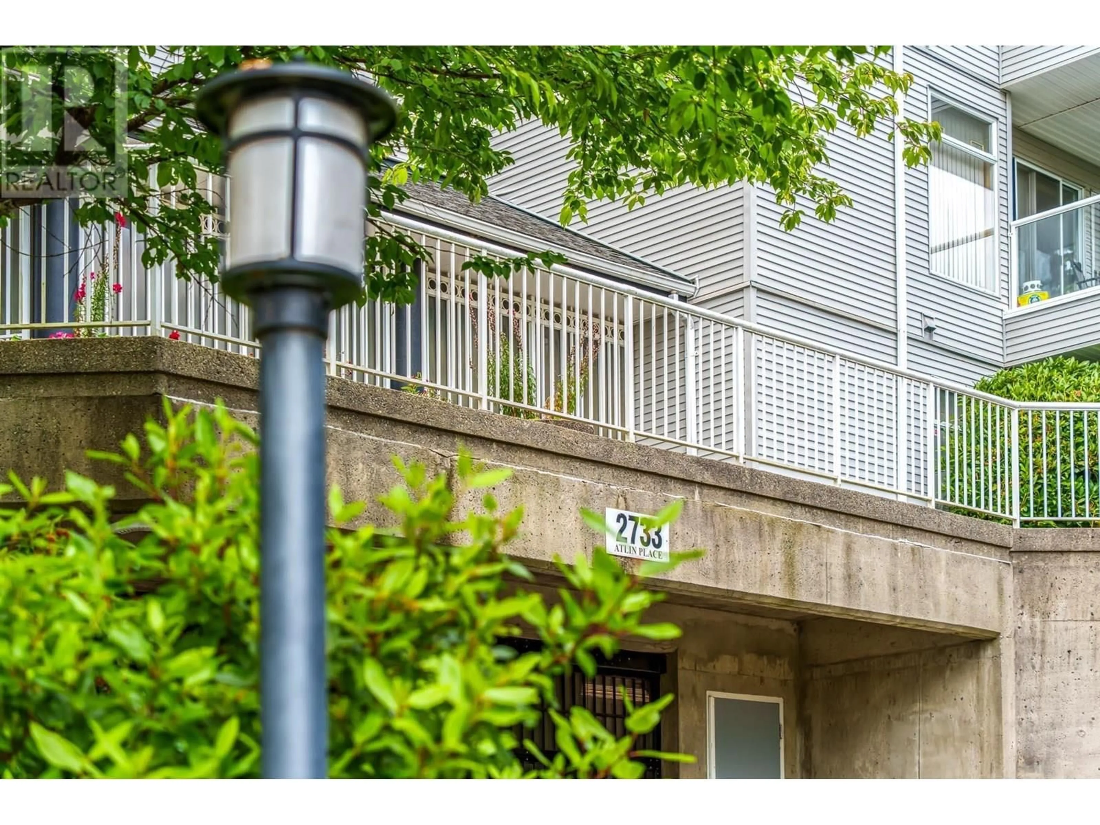 Patio, street for 404 - 2733 ATLIN PLACE, Coquitlam British Columbia V3C5B1