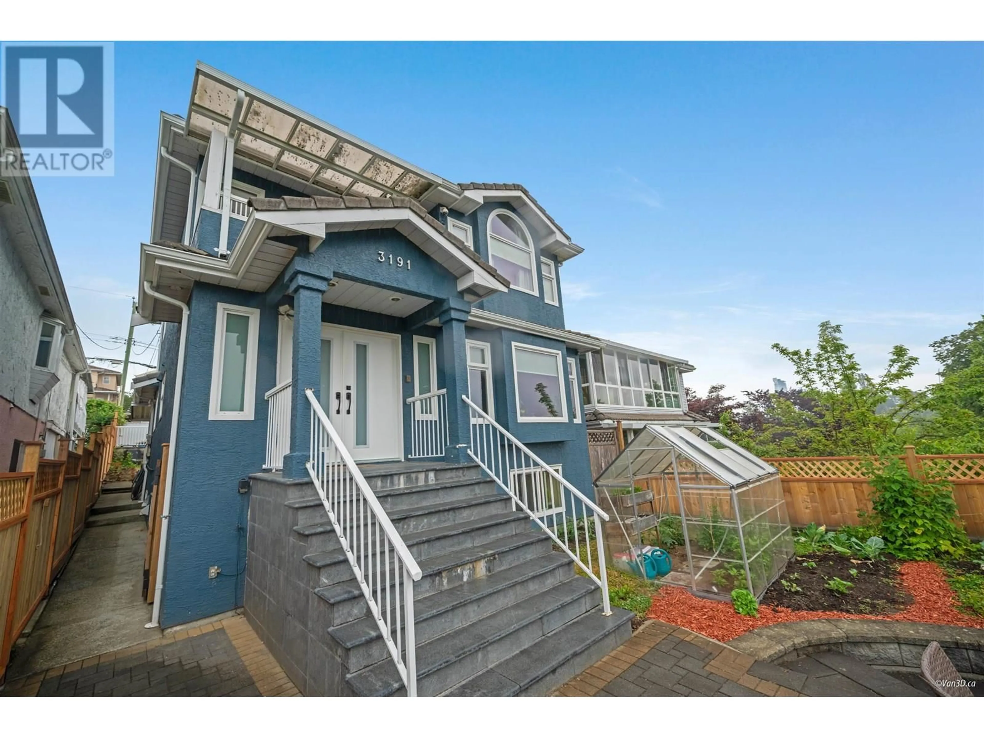 Home with vinyl exterior material, street for 3191 8TH AVENUE, Vancouver British Columbia V5M1X5