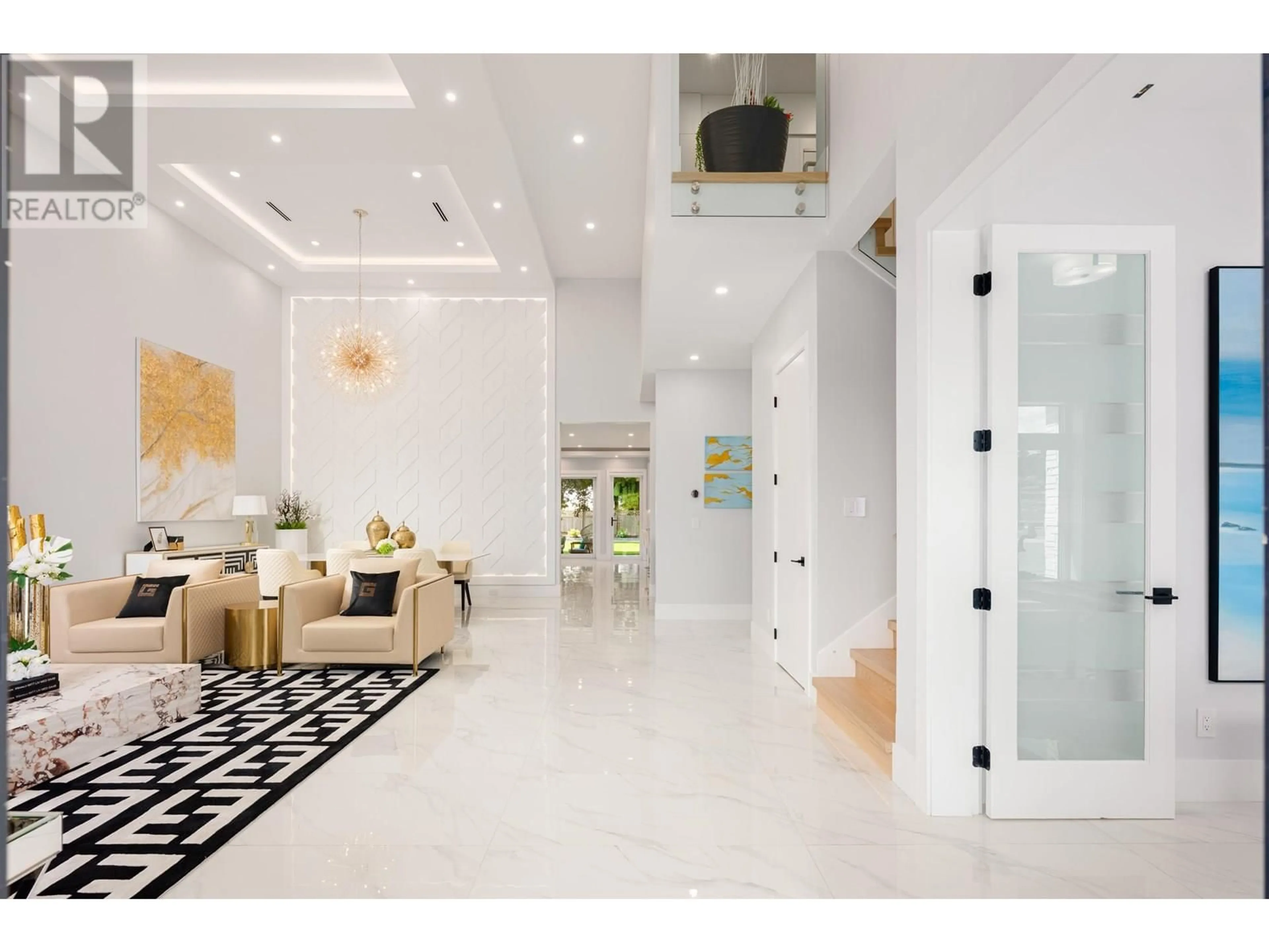 Indoor entryway for 10780 REYNOLDS DRIVE, Richmond British Columbia V7E4B4