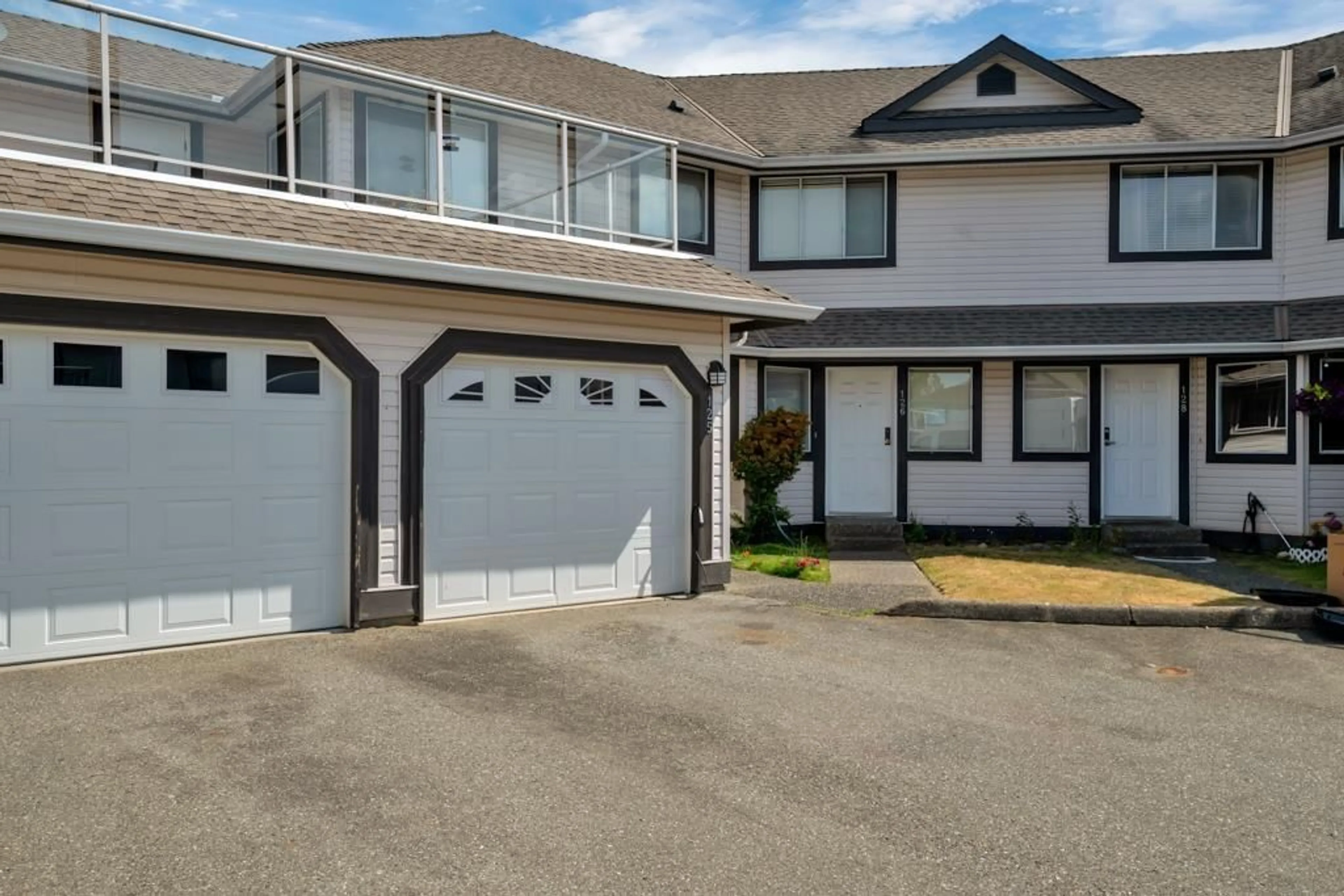 Home with vinyl exterior material, street for 125 - 3080 TOWNLINE, Abbotsford British Columbia V2T5M2