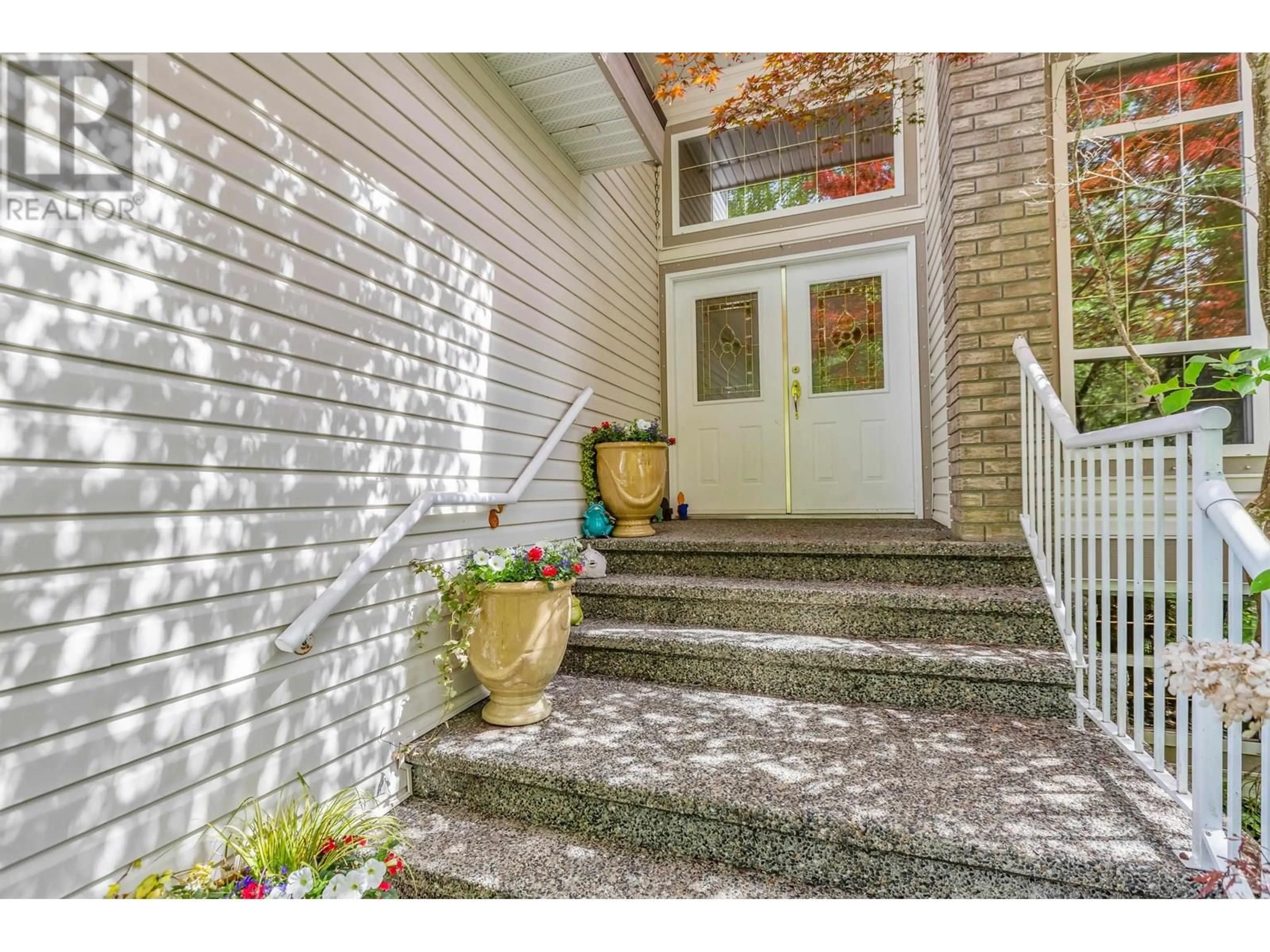 Indoor entryway for 10610 238 STREET, Maple Ridge British Columbia V2W1E4