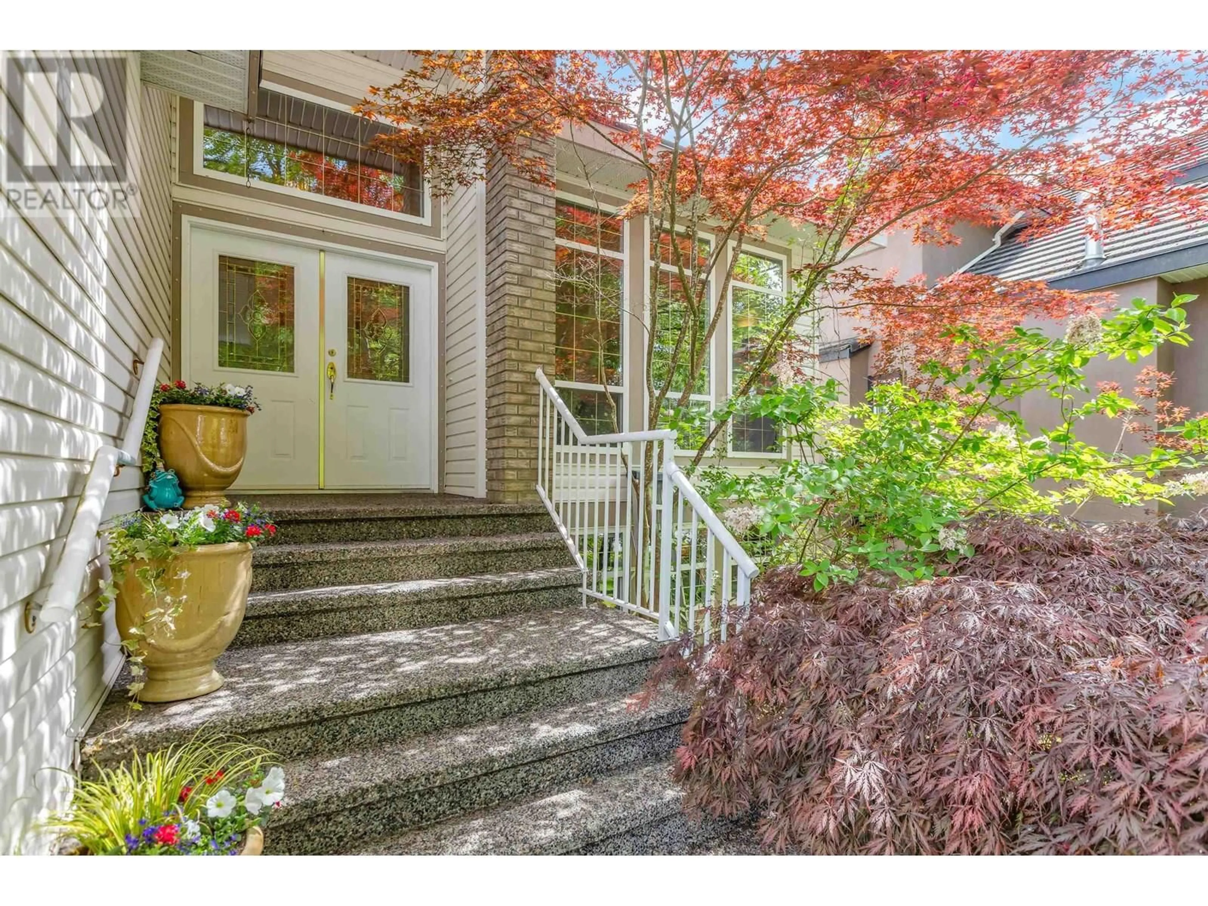 Indoor entryway for 10610 238 STREET, Maple Ridge British Columbia V2W1E4