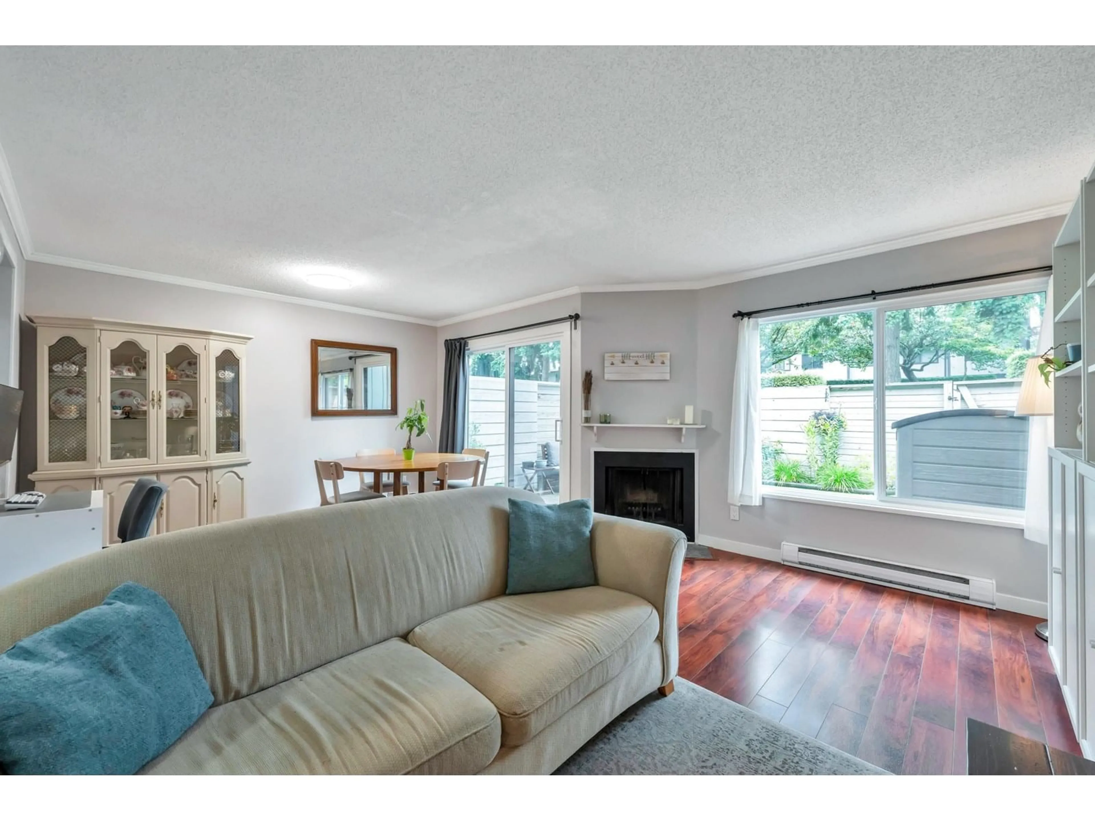 Living room with furniture, wood/laminate floor for 58 - 6712 BAKER, Delta British Columbia V4E2V3