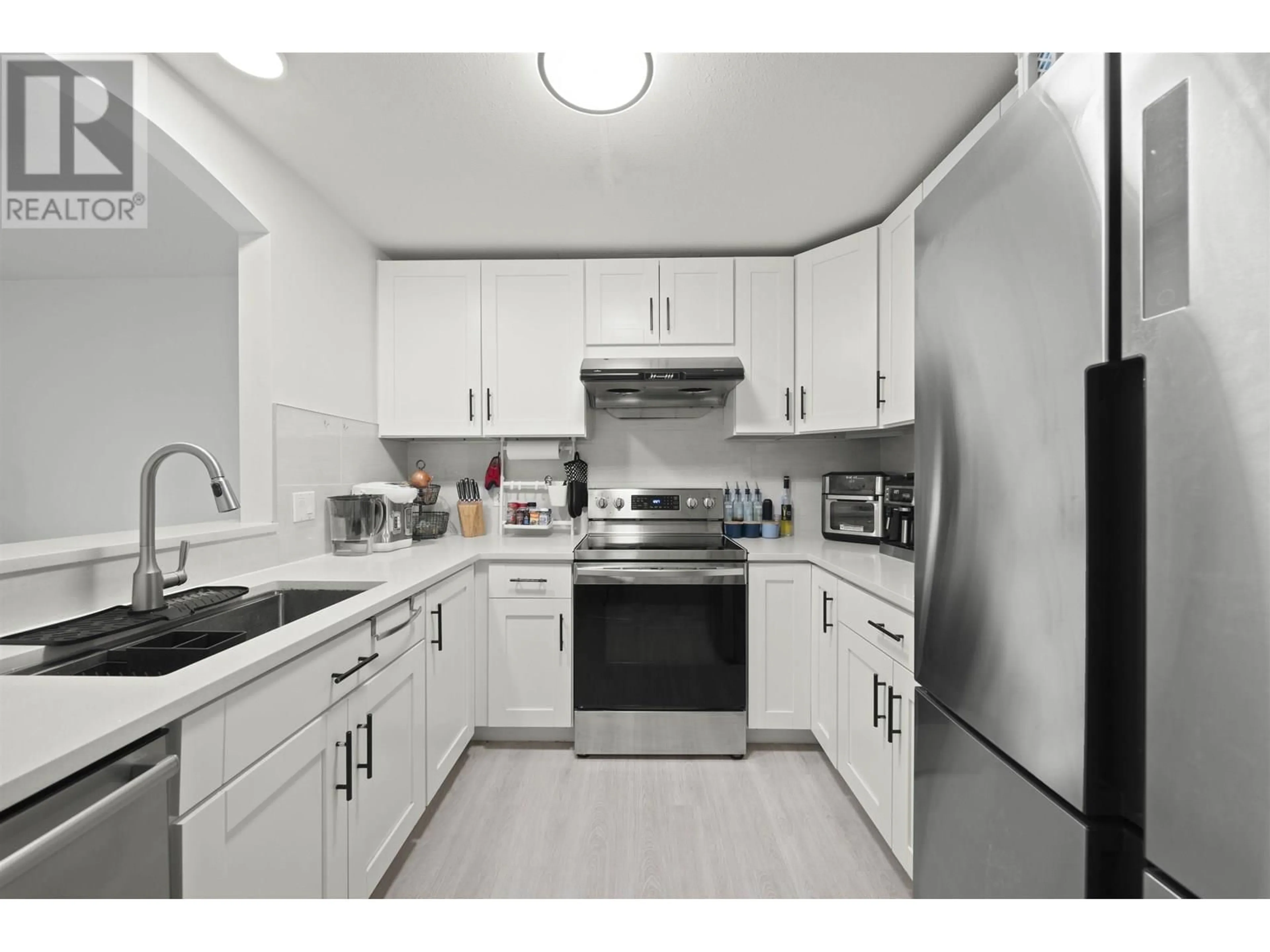 Standard kitchen, unknown for 215 - 8180 JONES ROAD, Richmond British Columbia V6Y3Z6