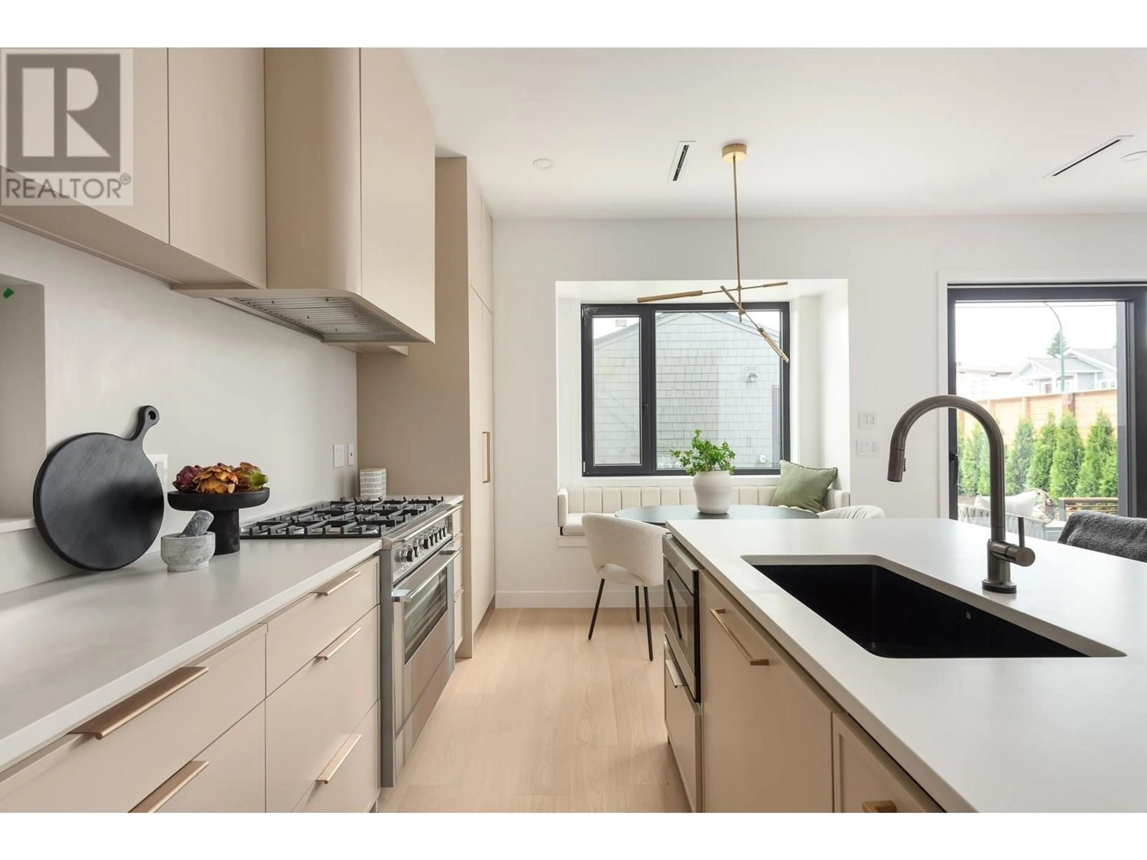 Contemporary kitchen, unknown for 2796 GEORGIA STREET, Vancouver British Columbia V5K2K2