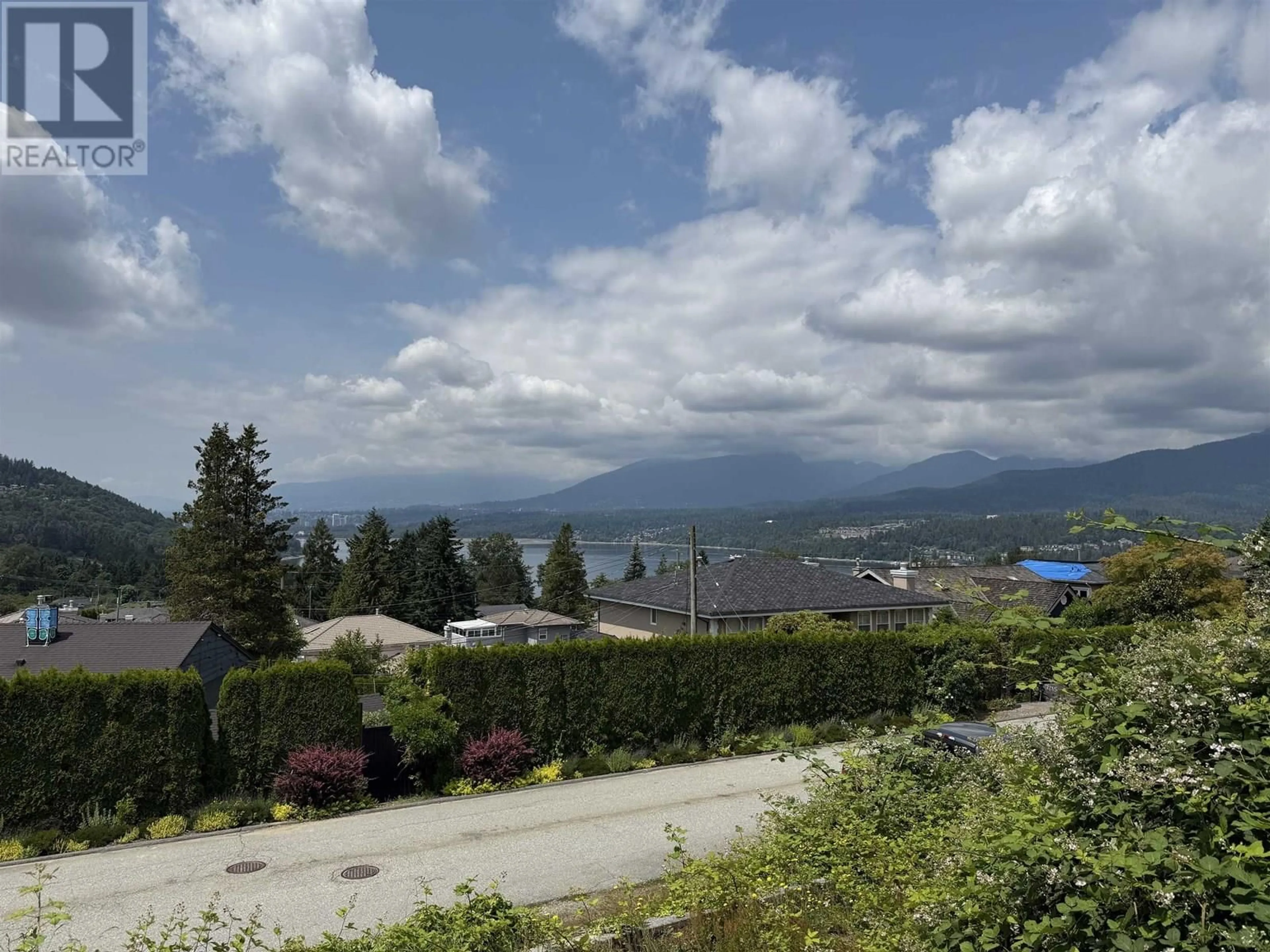 A pic from outside/outdoor area/front of a property/back of a property/a pic from drone, mountain view for 7206 BRAESIDE DRIVE, Burnaby British Columbia V5A1E8