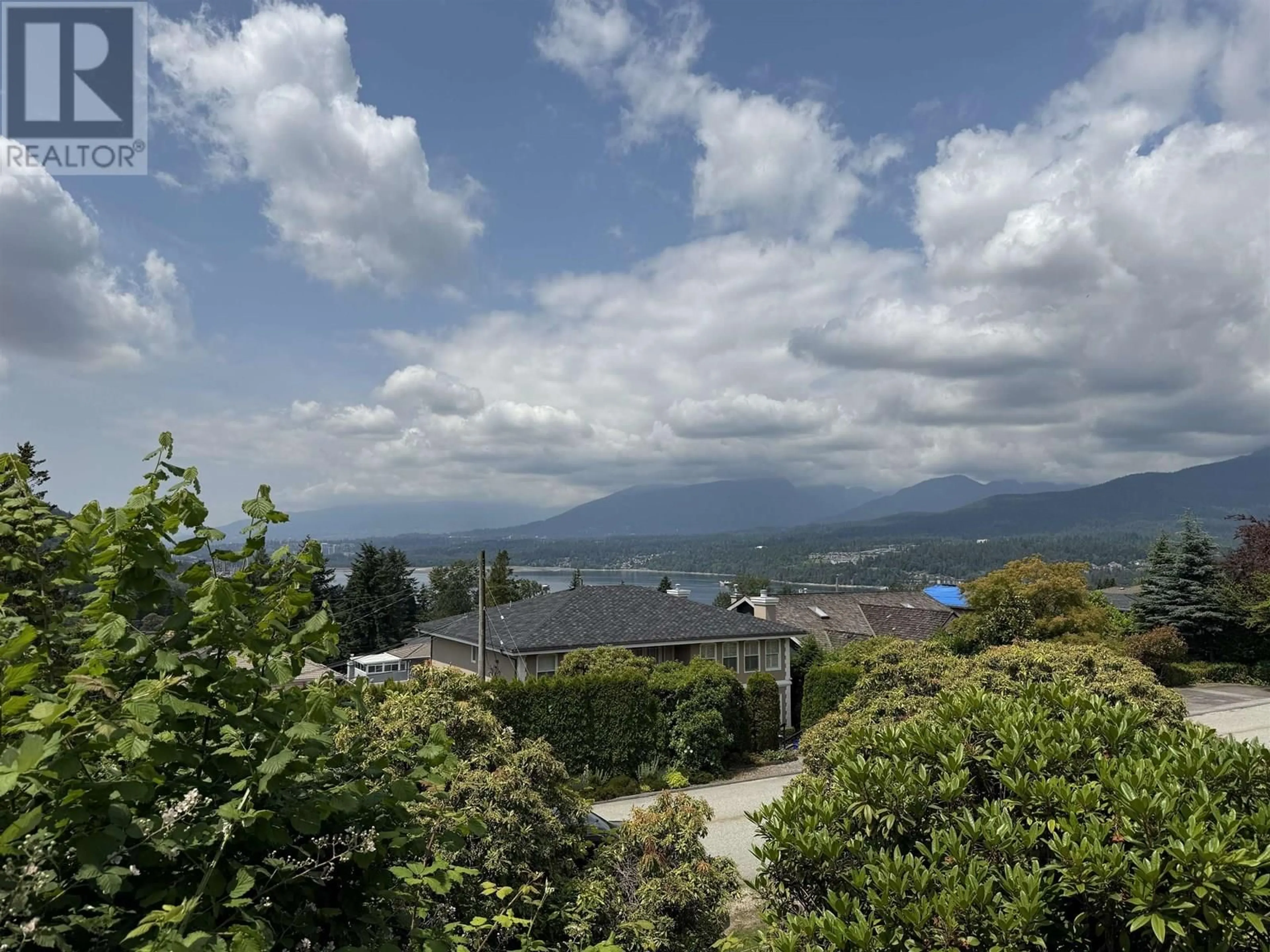 A pic from outside/outdoor area/front of a property/back of a property/a pic from drone, mountain view for 7206 BRAESIDE DRIVE, Burnaby British Columbia V5A1E8