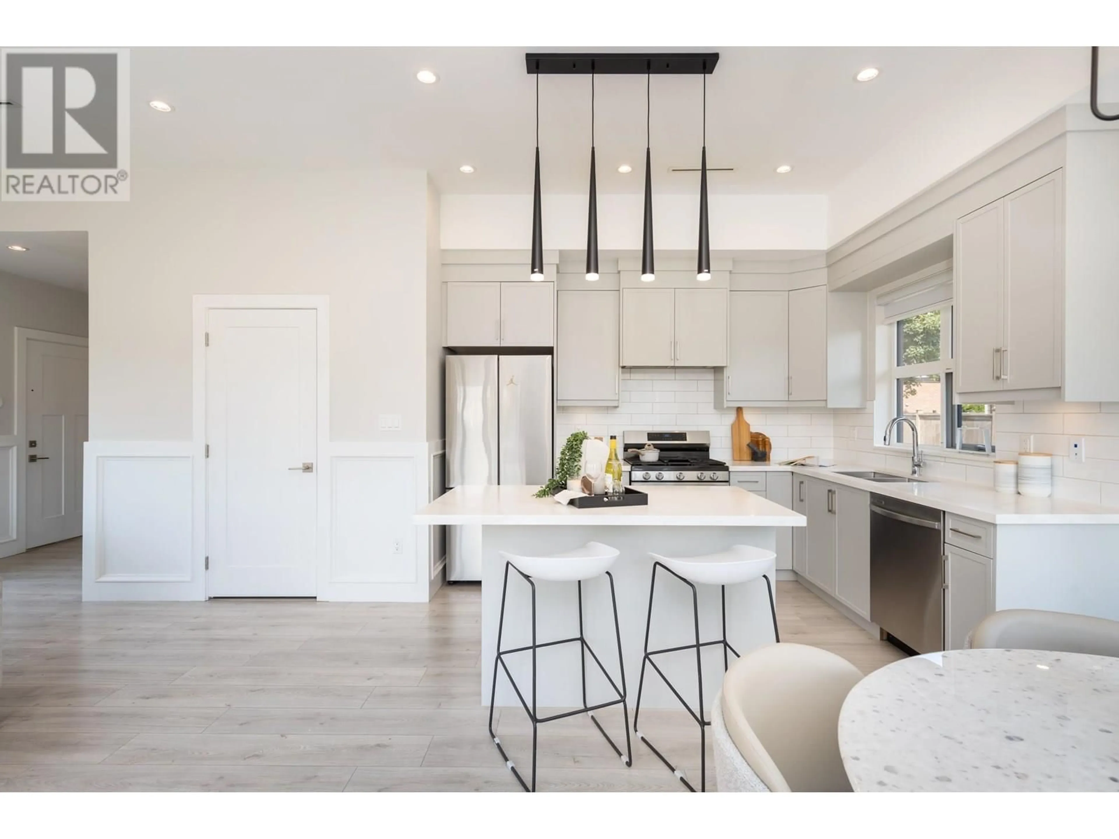 Open concept kitchen, ceramic/tile floor for 5 - 9899 STEVESTON HIGHWAY, Richmond British Columbia V7A1M9