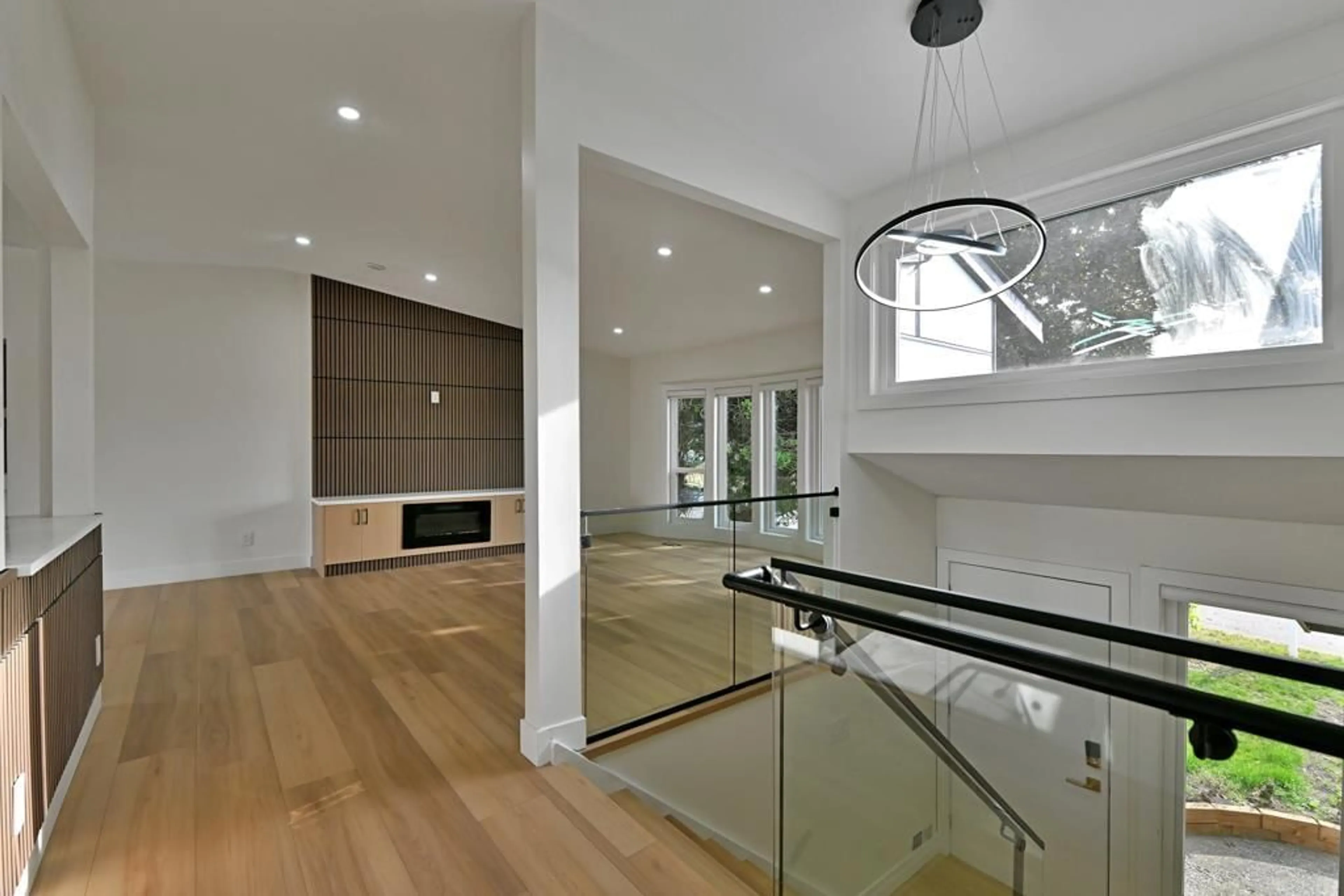 Indoor foyer for 3772 LINDSAY, Abbotsford British Columbia V2S7A3