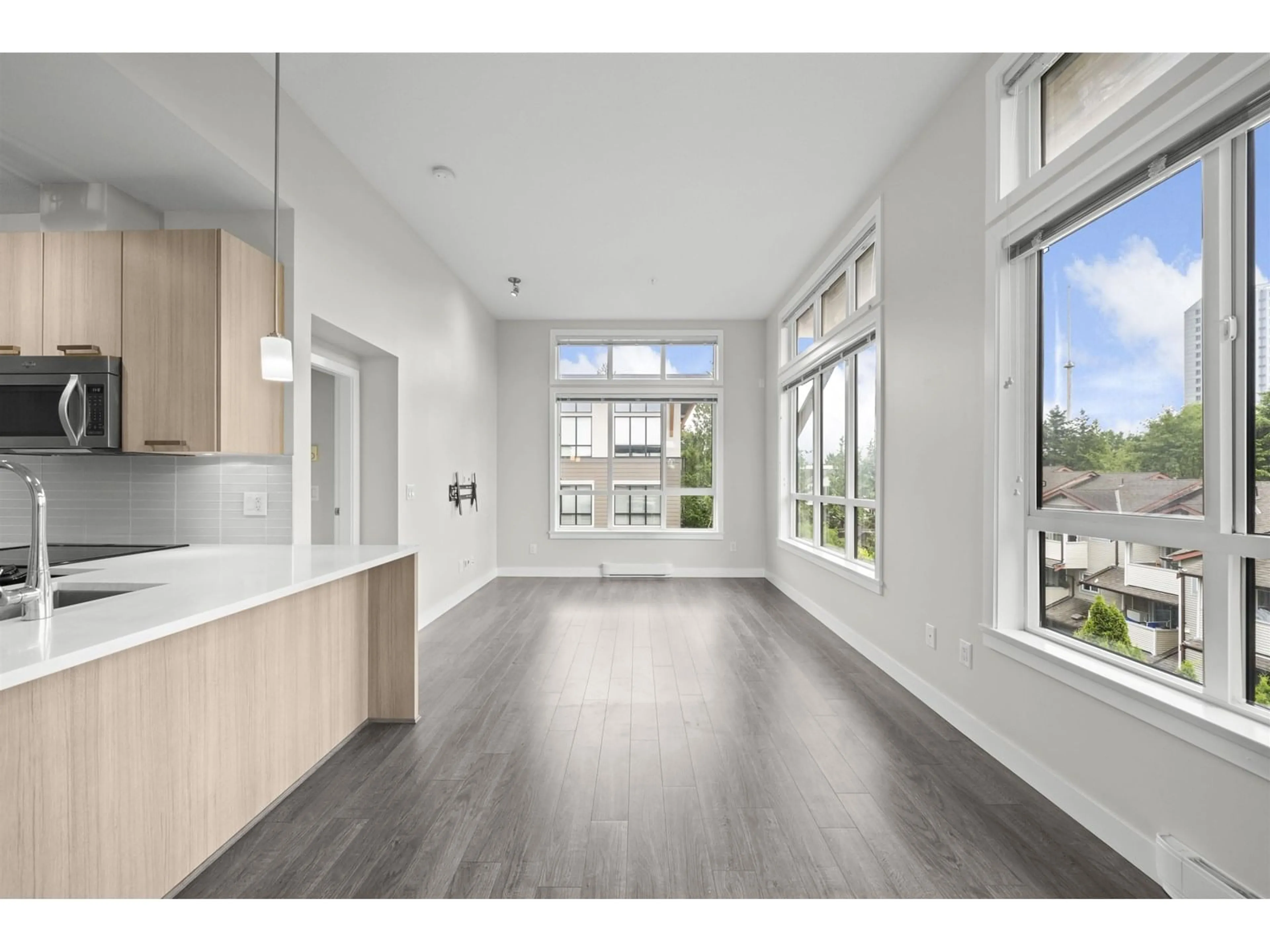 Open concept kitchen, unknown for 510 - 15388 105, Surrey British Columbia V3R0C4