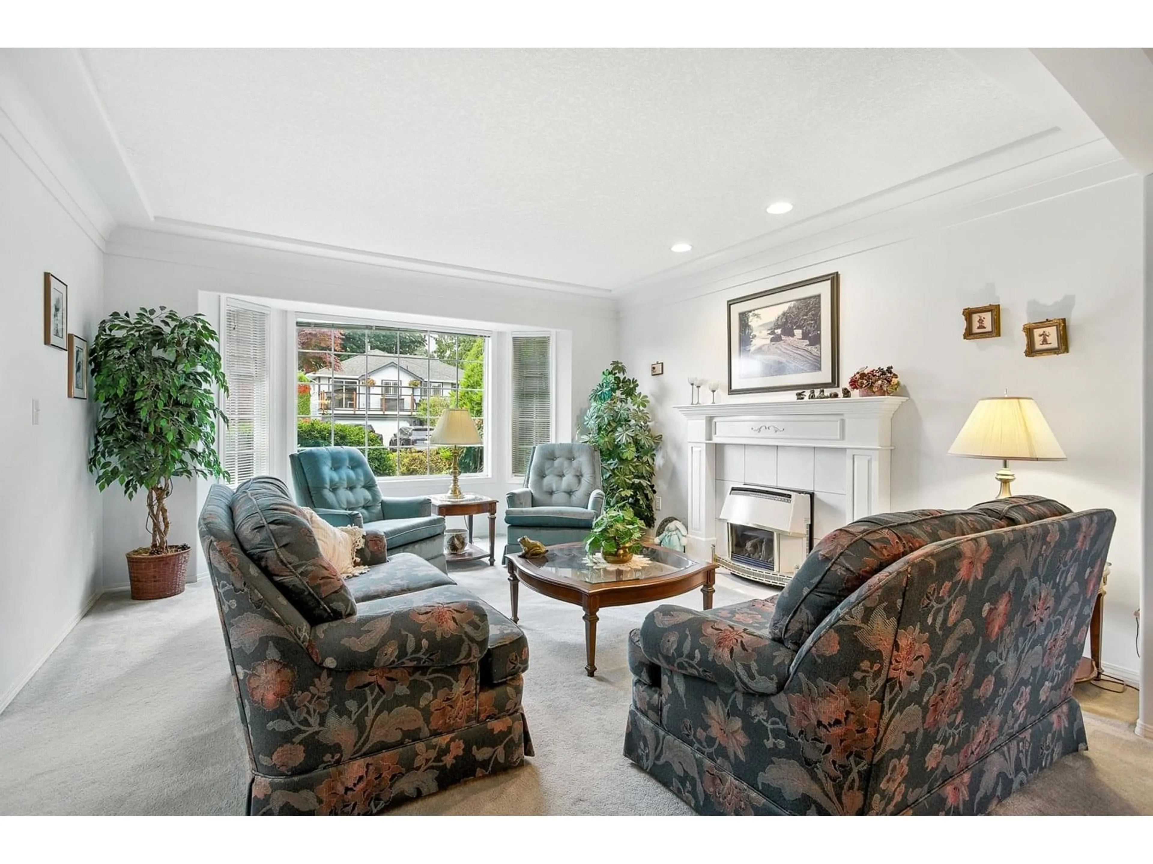 Living room with furniture, unknown for 8262 FORBES, Mission British Columbia V2V6V1