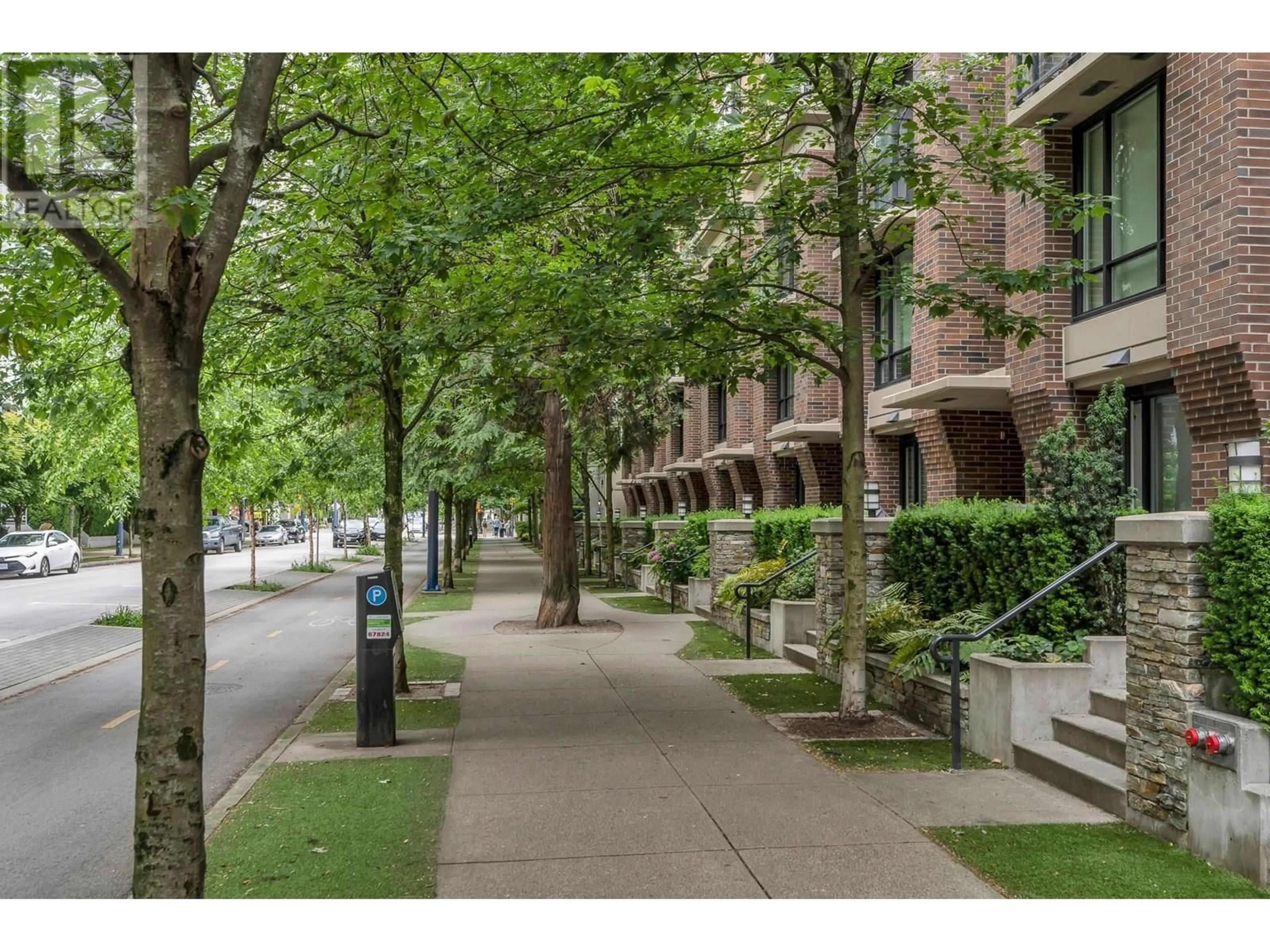 Patio, street for 209 - 1088 RICHARDS STREET, Vancouver British Columbia V6B0J8