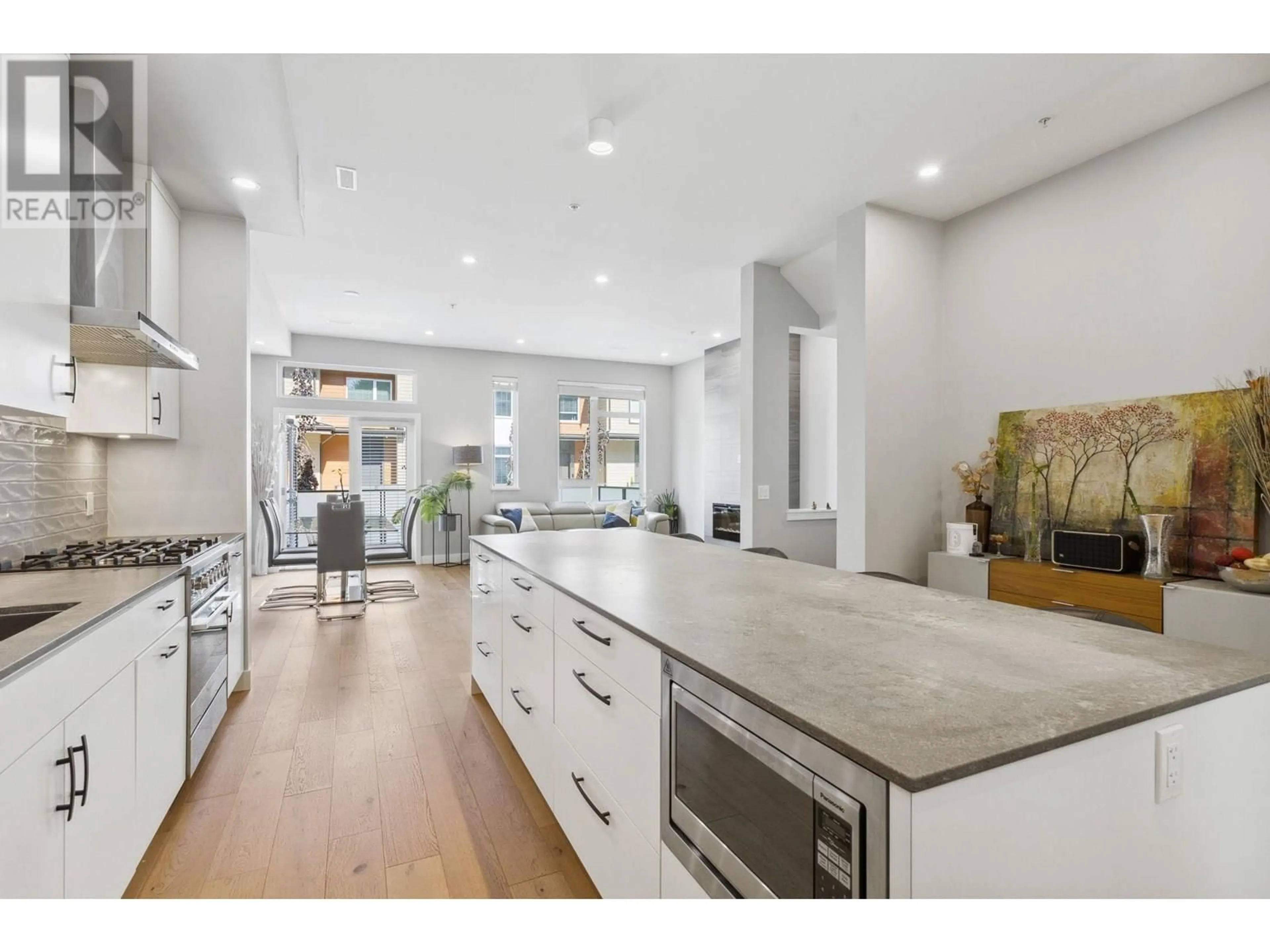 Open concept kitchen, unknown for 4684 CAPILANO ROAD, North Vancouver British Columbia V7R4K3