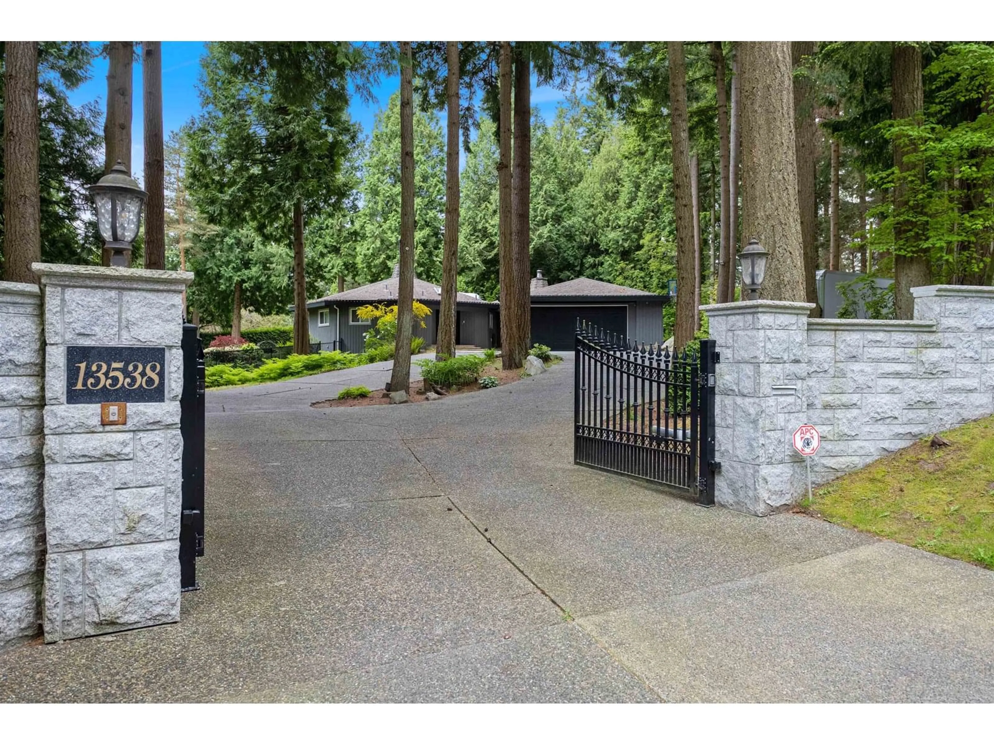 Unknown for 13538 20, Surrey British Columbia V4A1Z6