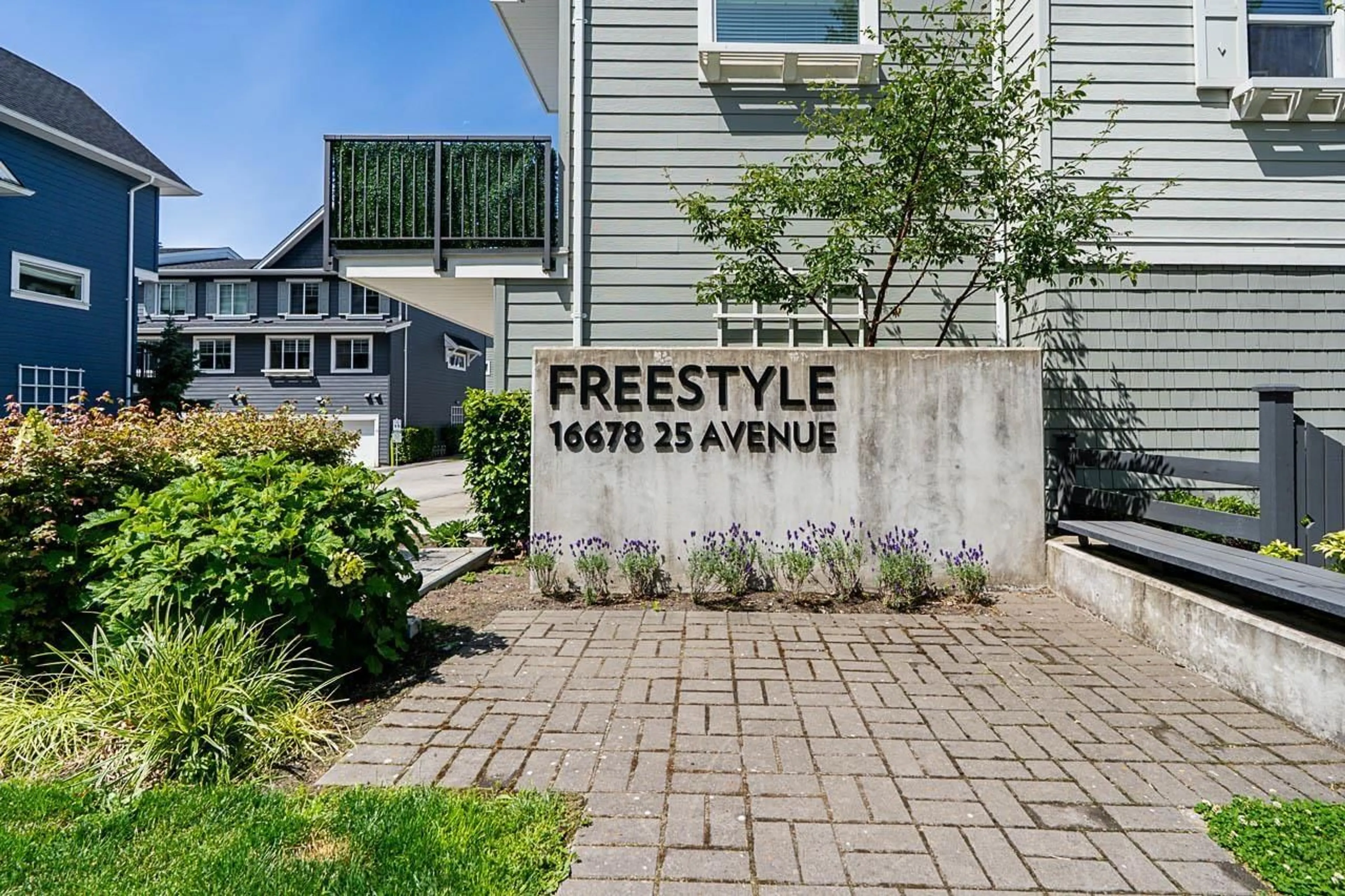 Patio, street for 13 - 16678 25, Surrey British Columbia V2Z0Z2