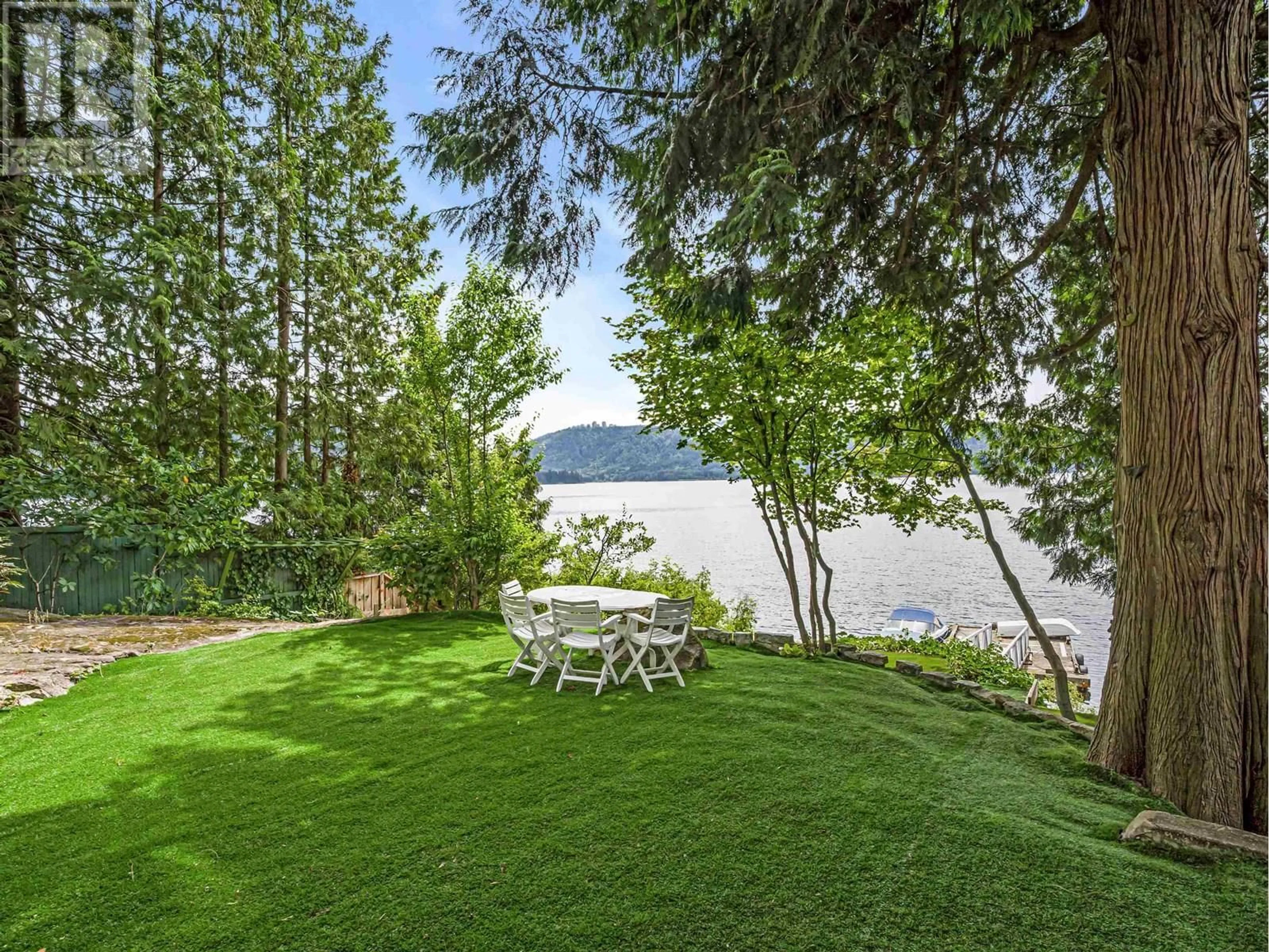Patio, water/lake/river/ocean view for 4515 STONEHAVEN AVENUE, North Vancouver British Columbia V7G1E7