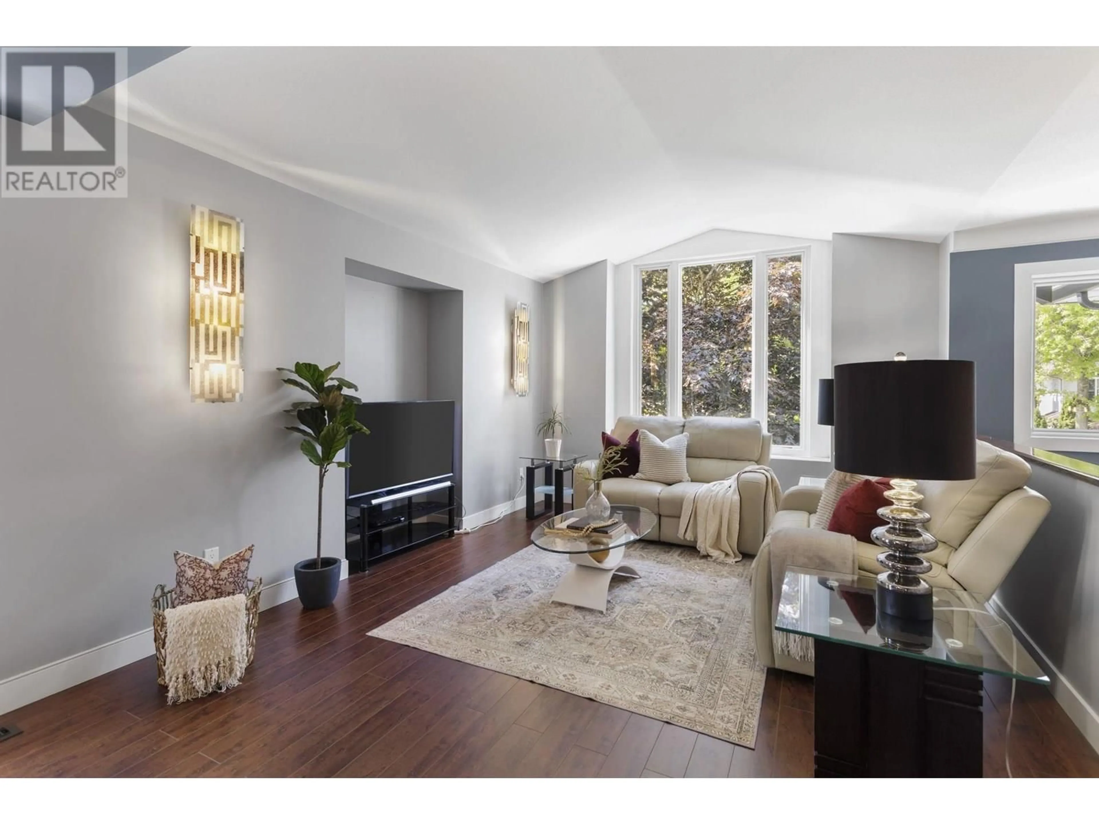 Living room with furniture, wood/laminate floor for 11330 238 STREET, Maple Ridge British Columbia V2W1V4