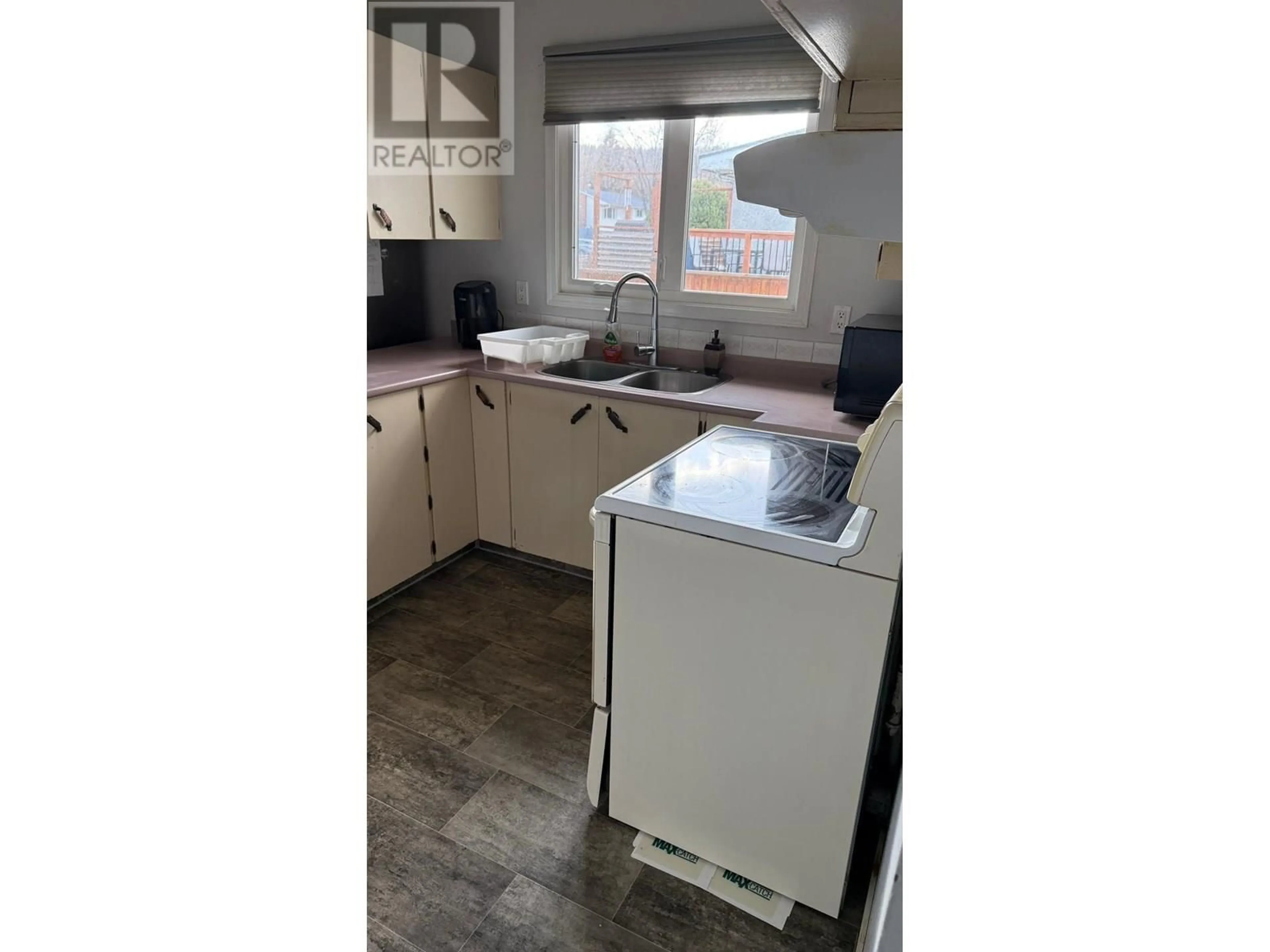 Standard kitchen, wood/laminate floor for 166 FERN CRESCENT, Prince George British Columbia V2N1J2