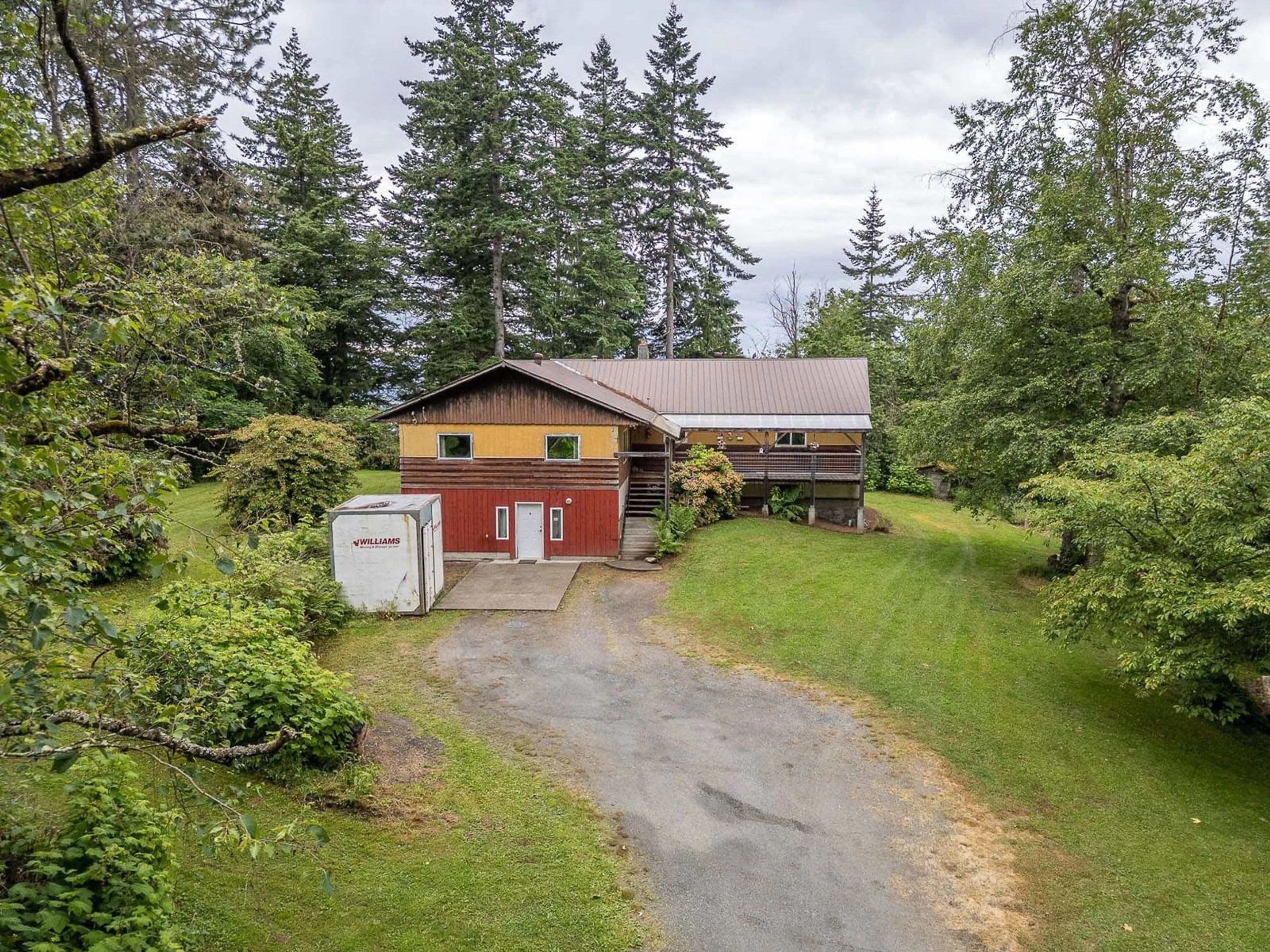 A pic from outside/outdoor area/front of a property/back of a property/a pic from drone, street for 47325 EXTROM ROAD, Chilliwack British Columbia V2R4V1