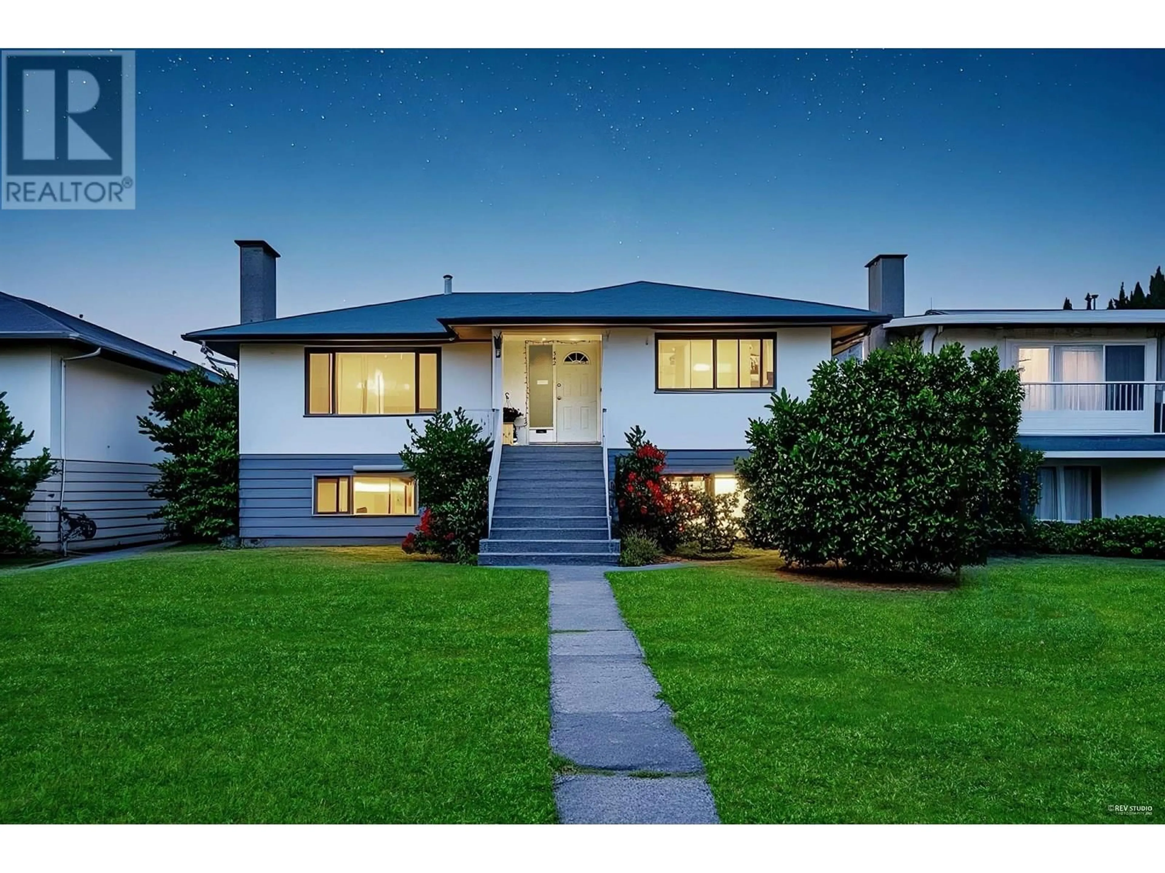 Home with brick exterior material, street for 342 18TH STREET, North Vancouver British Columbia V7L2X9