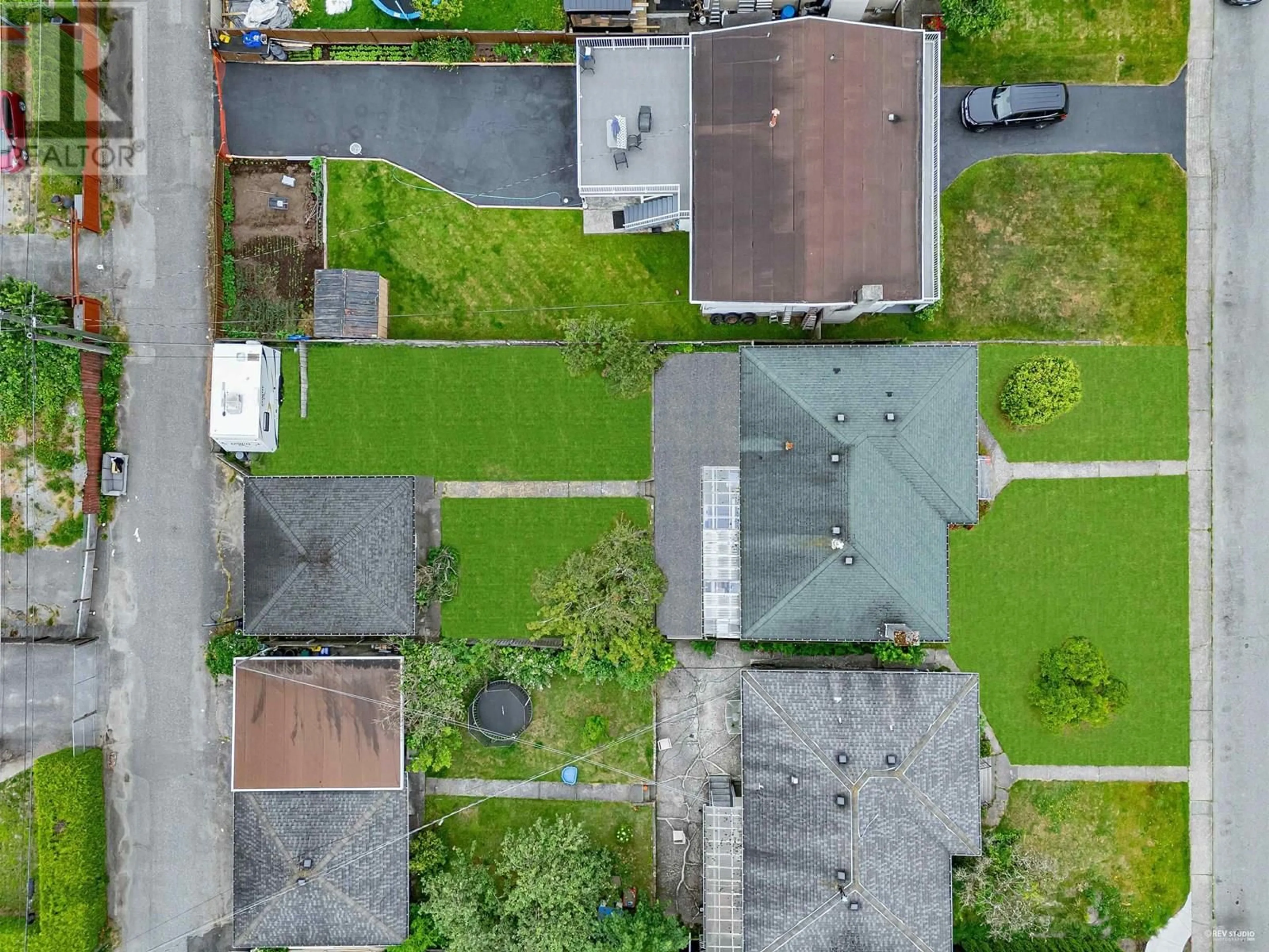 A pic from outside/outdoor area/front of a property/back of a property/a pic from drone, street for 342 18TH STREET, North Vancouver British Columbia V7L2X9