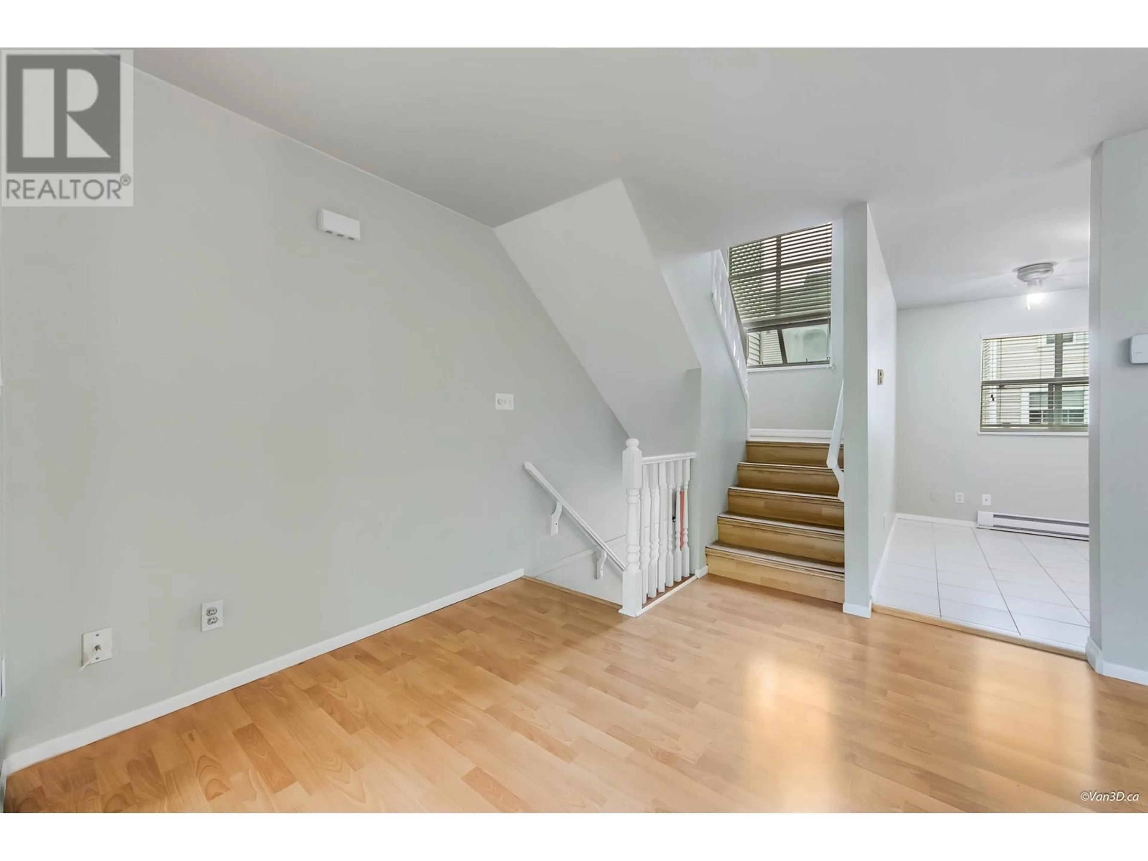 Unknown for 105 - 2450 HAWTHORNE AVENUE, Port Coquitlam British Columbia V3C6B3