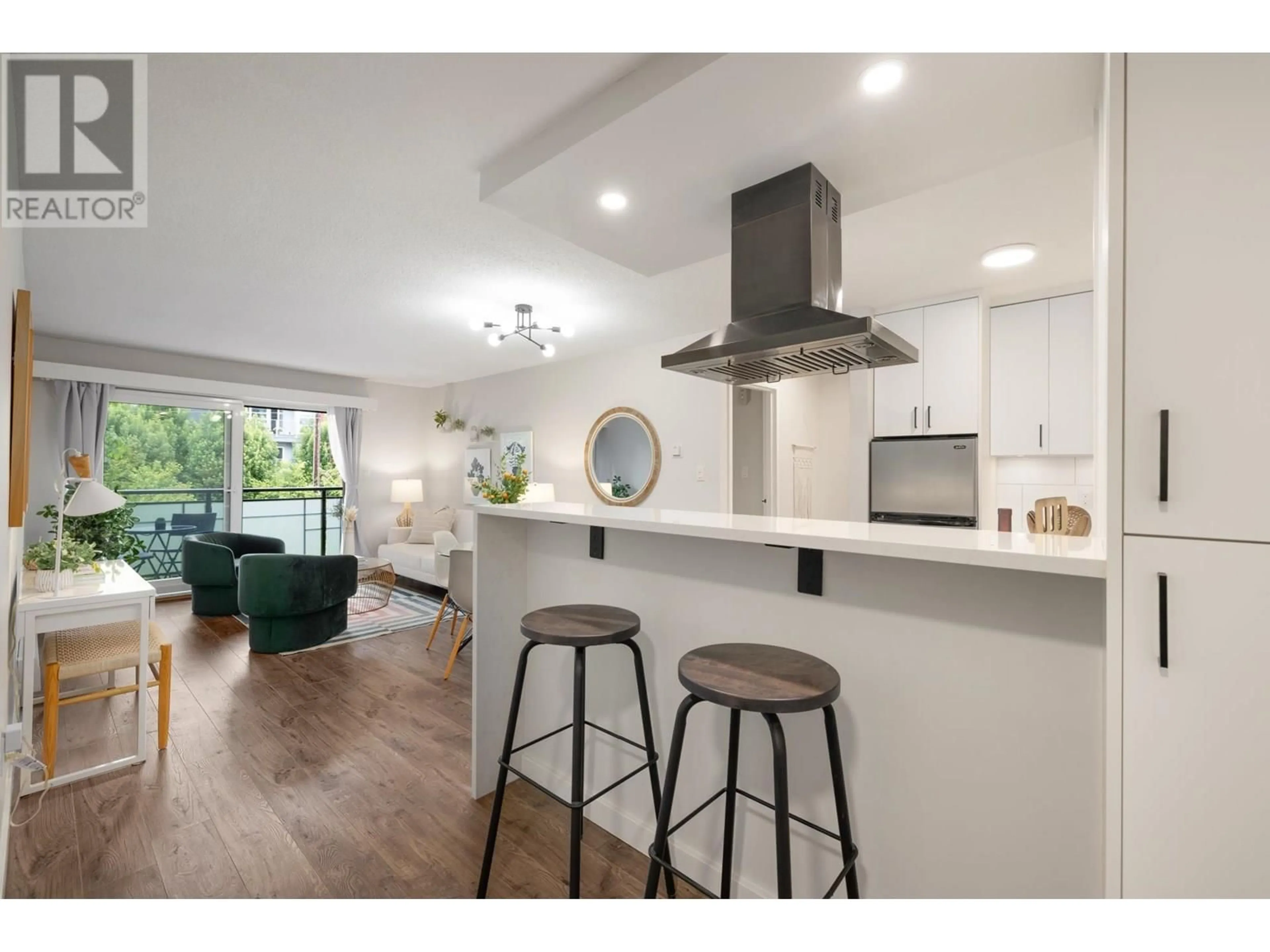 Open concept kitchen, unknown for 403 - 360 2ND STREET, North Vancouver British Columbia V7L4N6