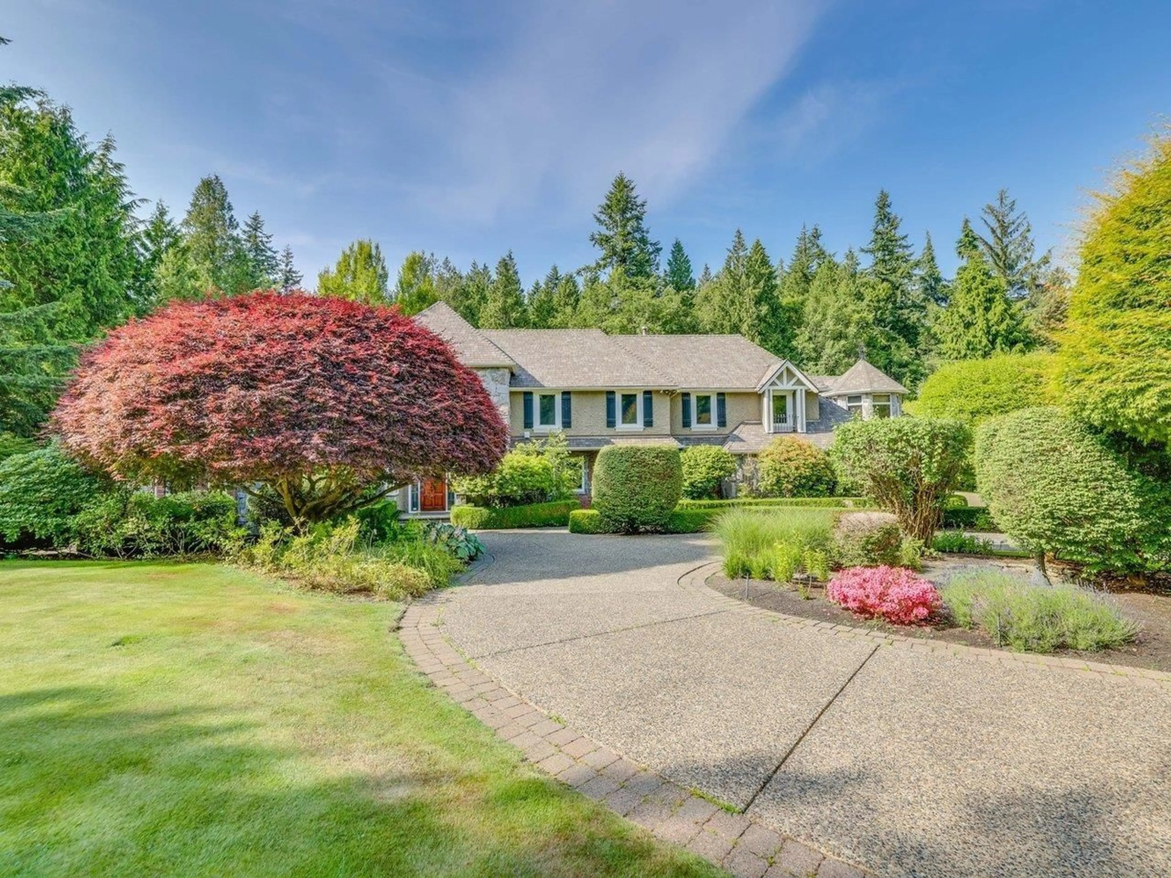 A pic from outside/outdoor area/front of a property/back of a property/a pic from drone, street for 13315 25, Surrey British Columbia V4P1Y6